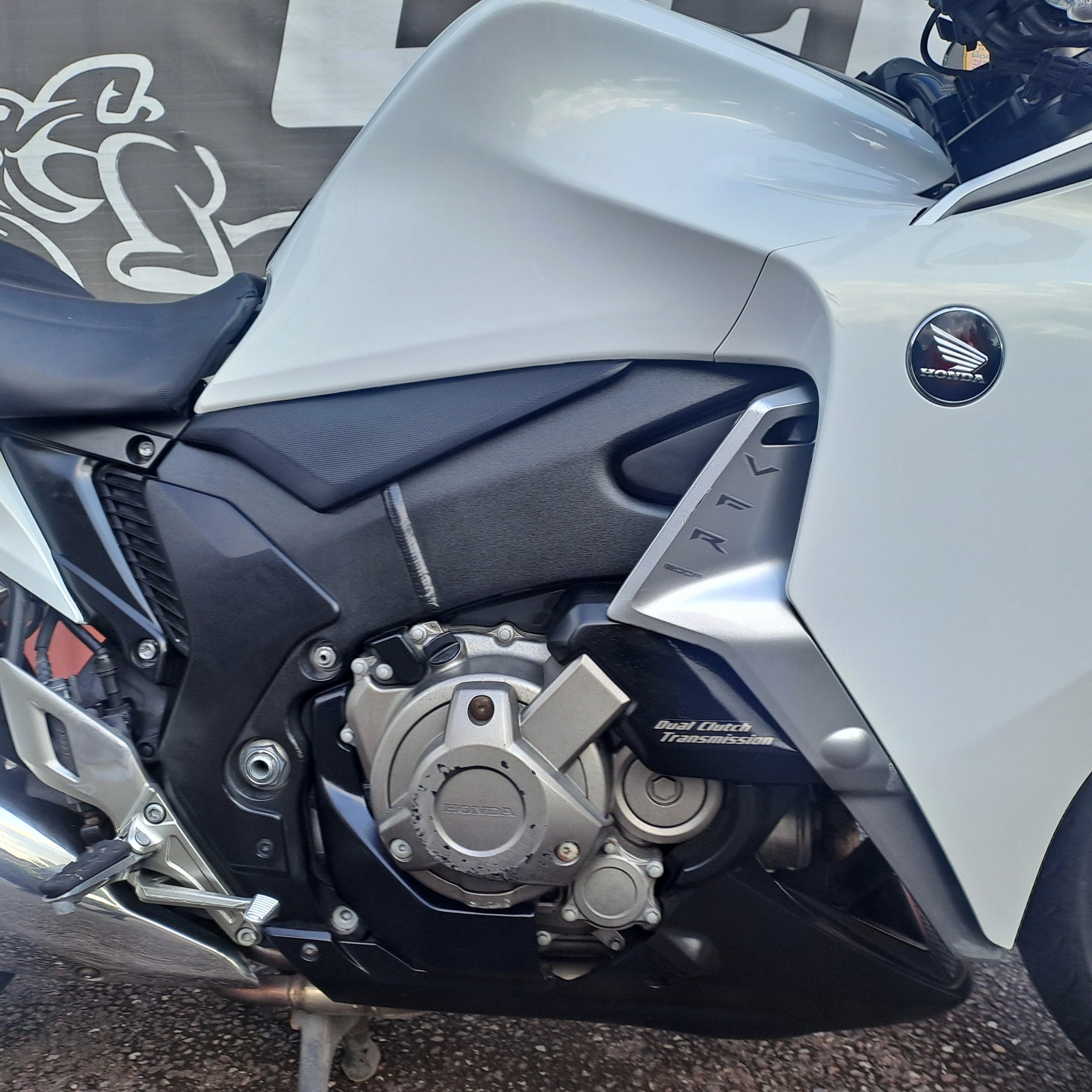 2013 HONDA VFR1200F DCT