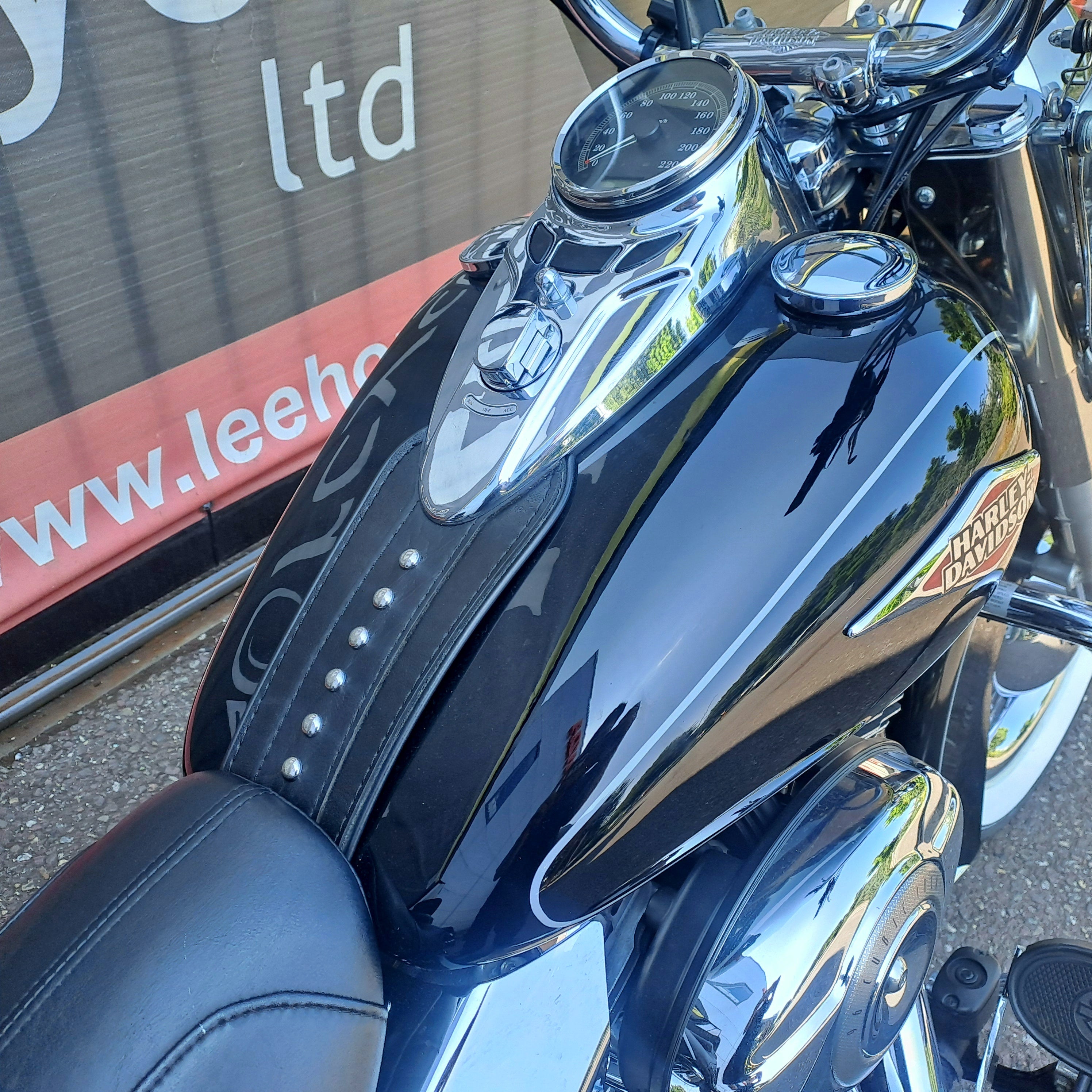 2013 HARLEY DAVIDSON FLSTC HERITAGE