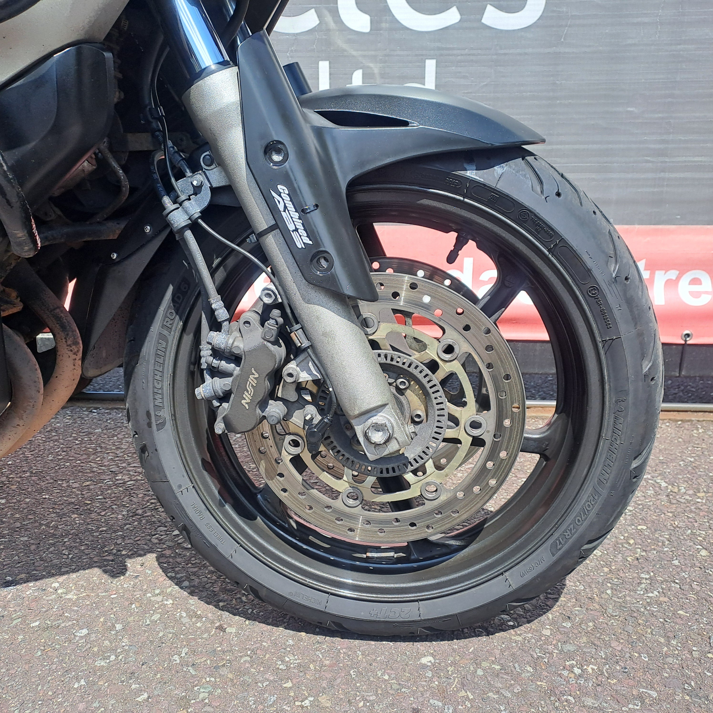 2011 HONDA VFR800X