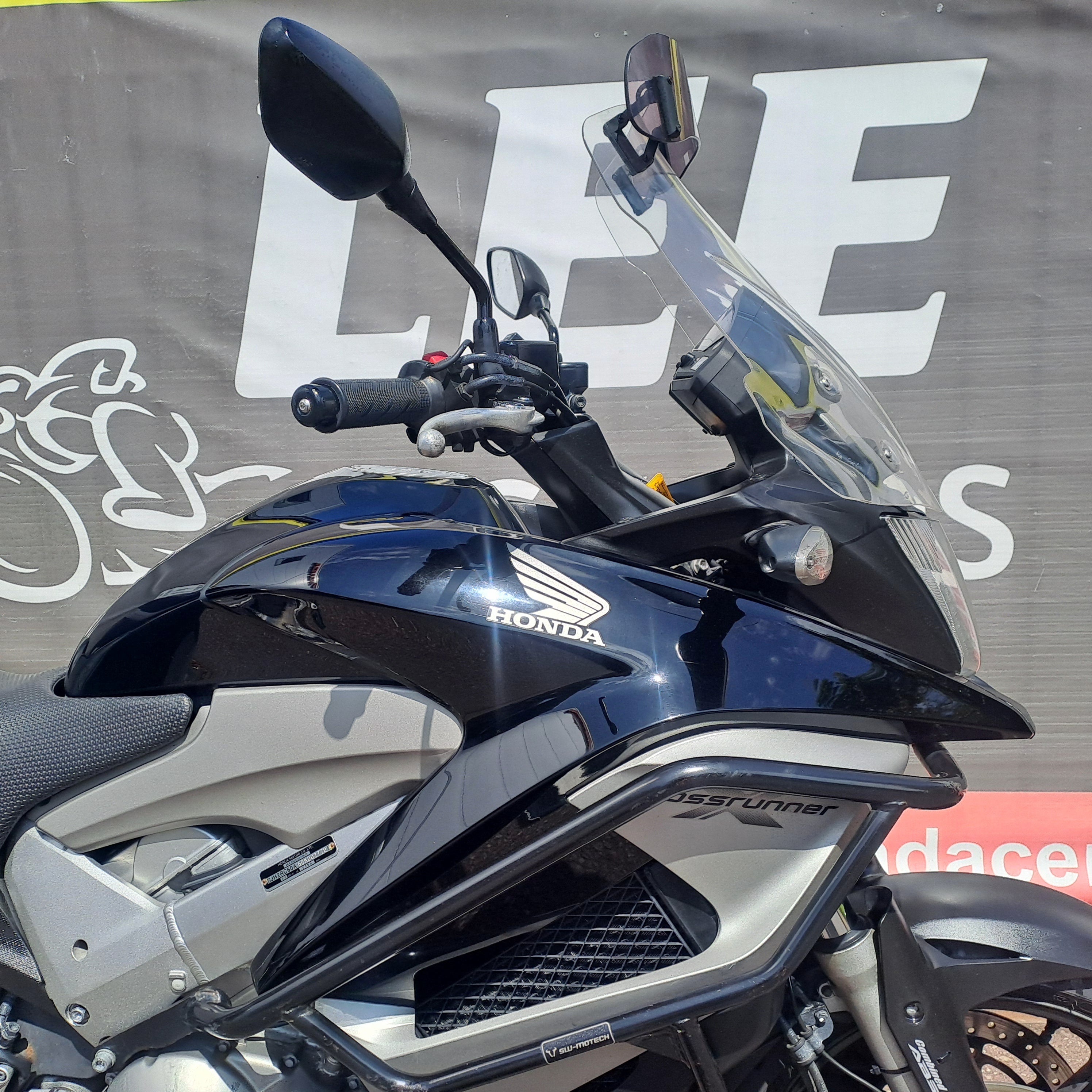 2011 HONDA VFR800X