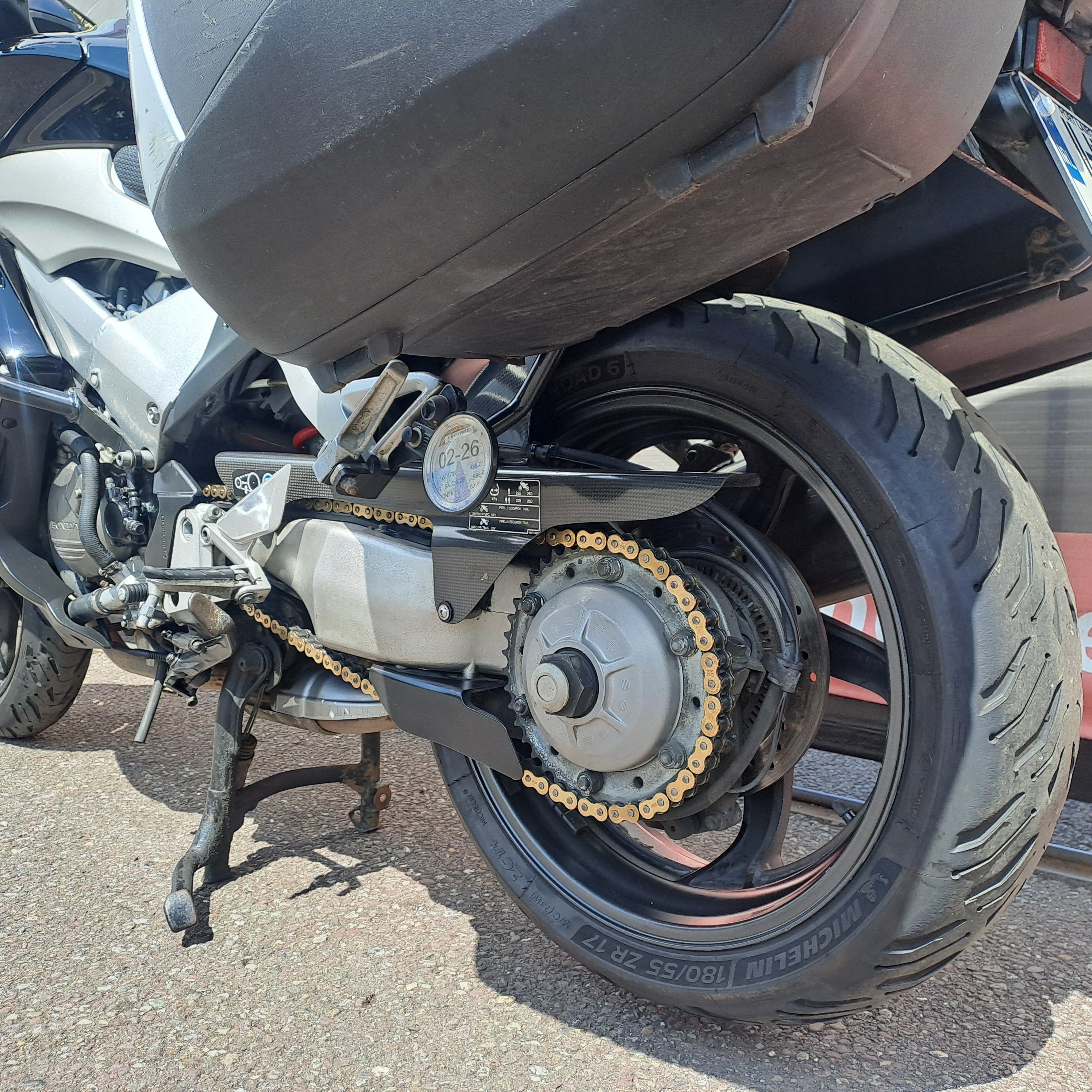 2011 HONDA VFR800X