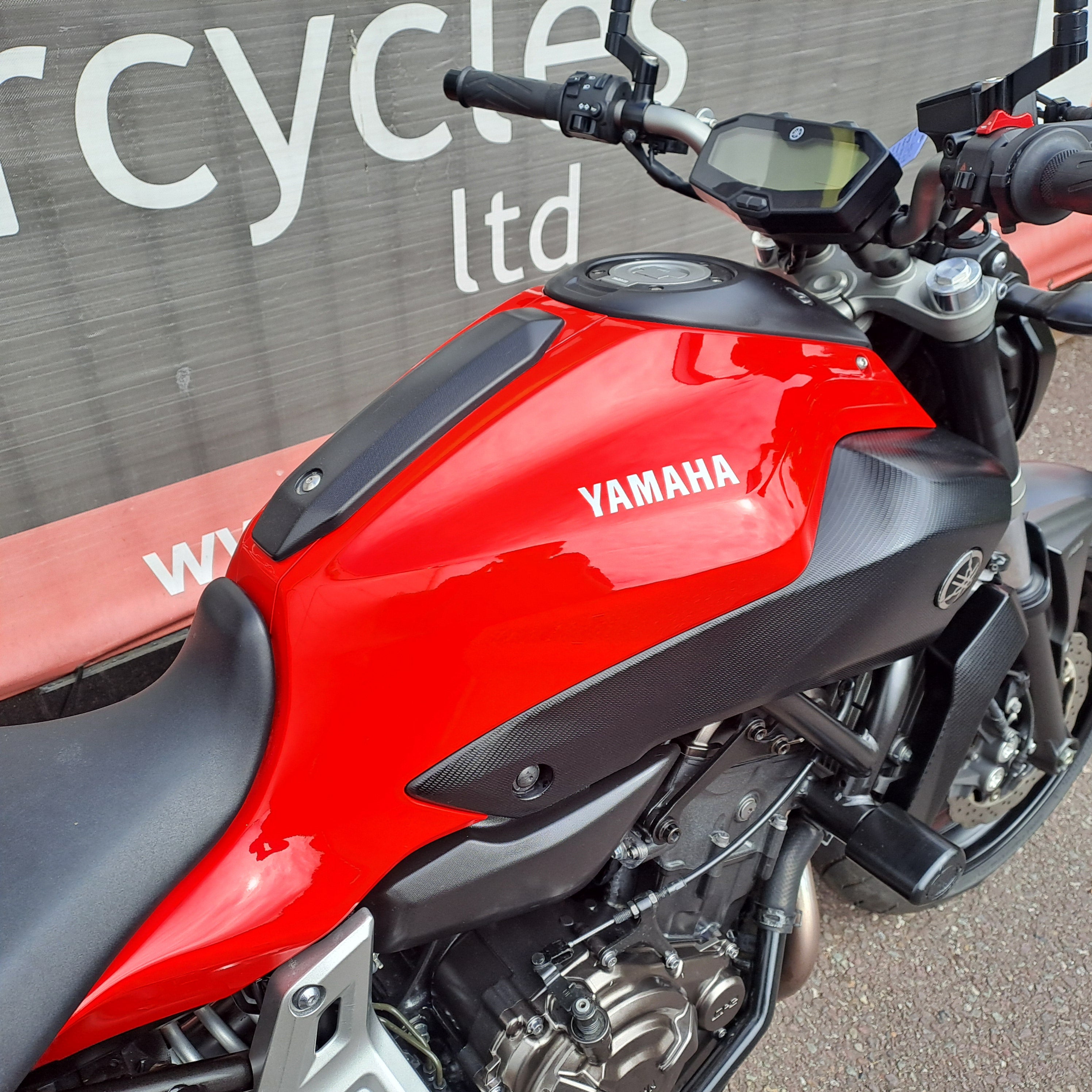*SOLD* 2014 YAMAHA MT-07