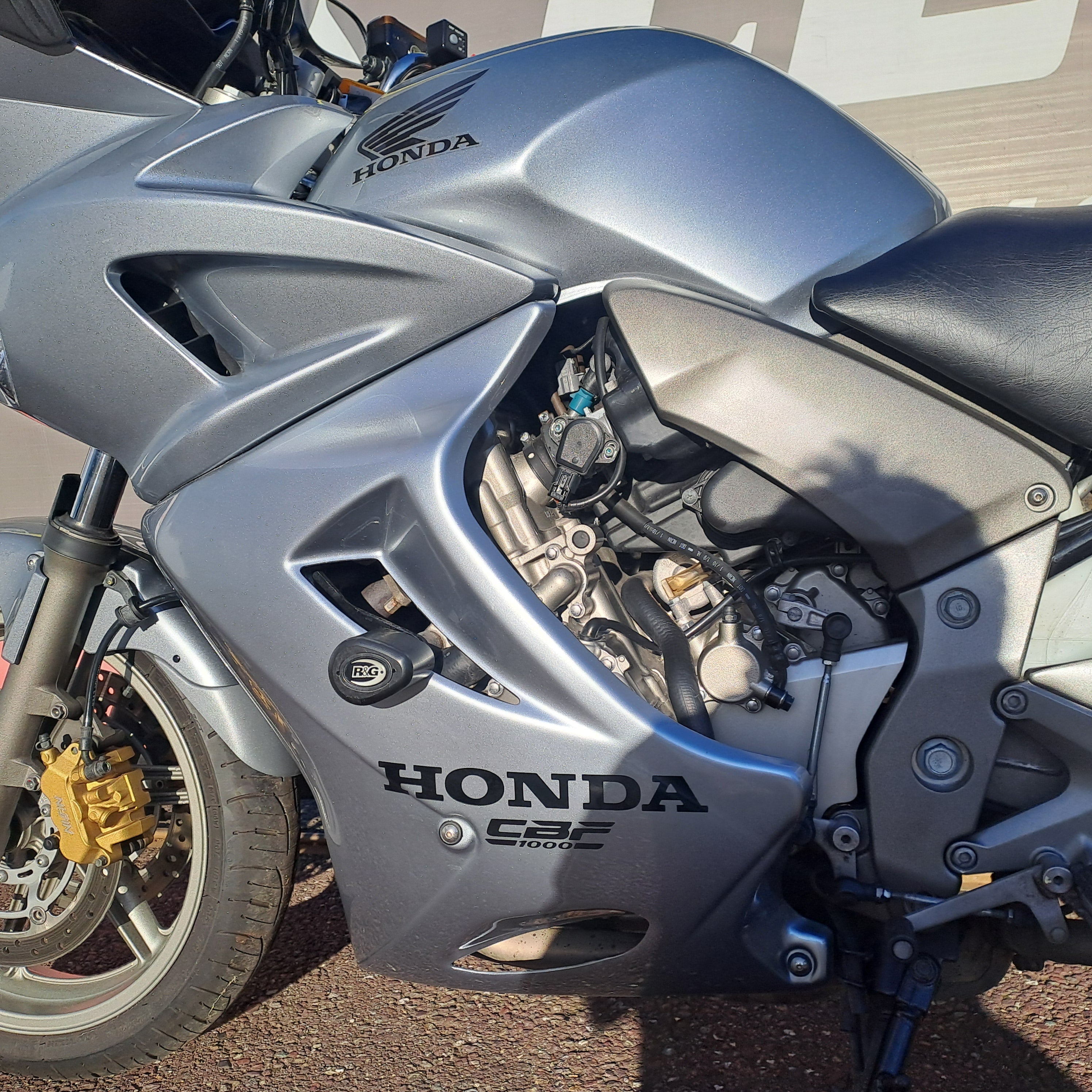 2011 HONDA CBF1000