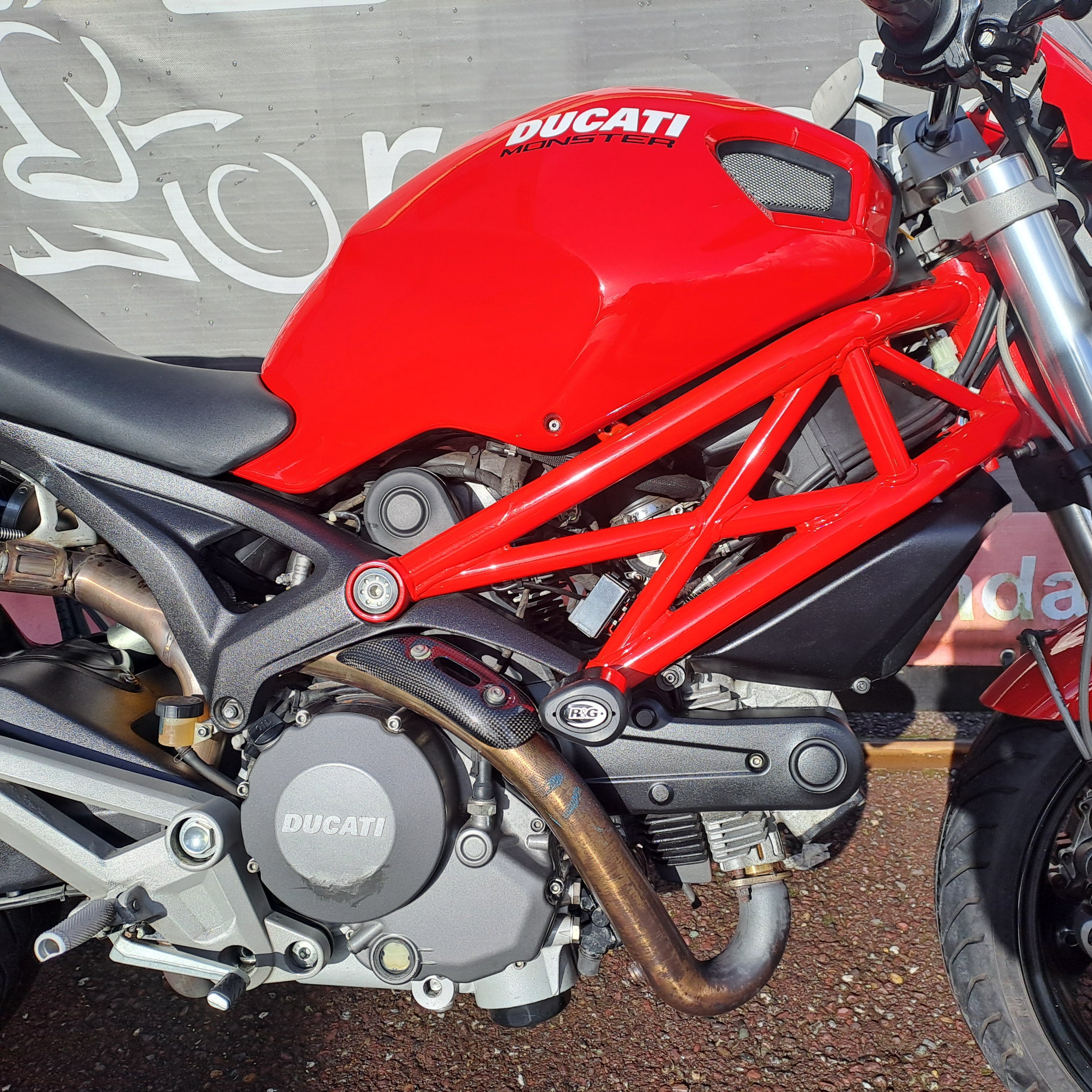 2009 DUCATI MONSTER 696