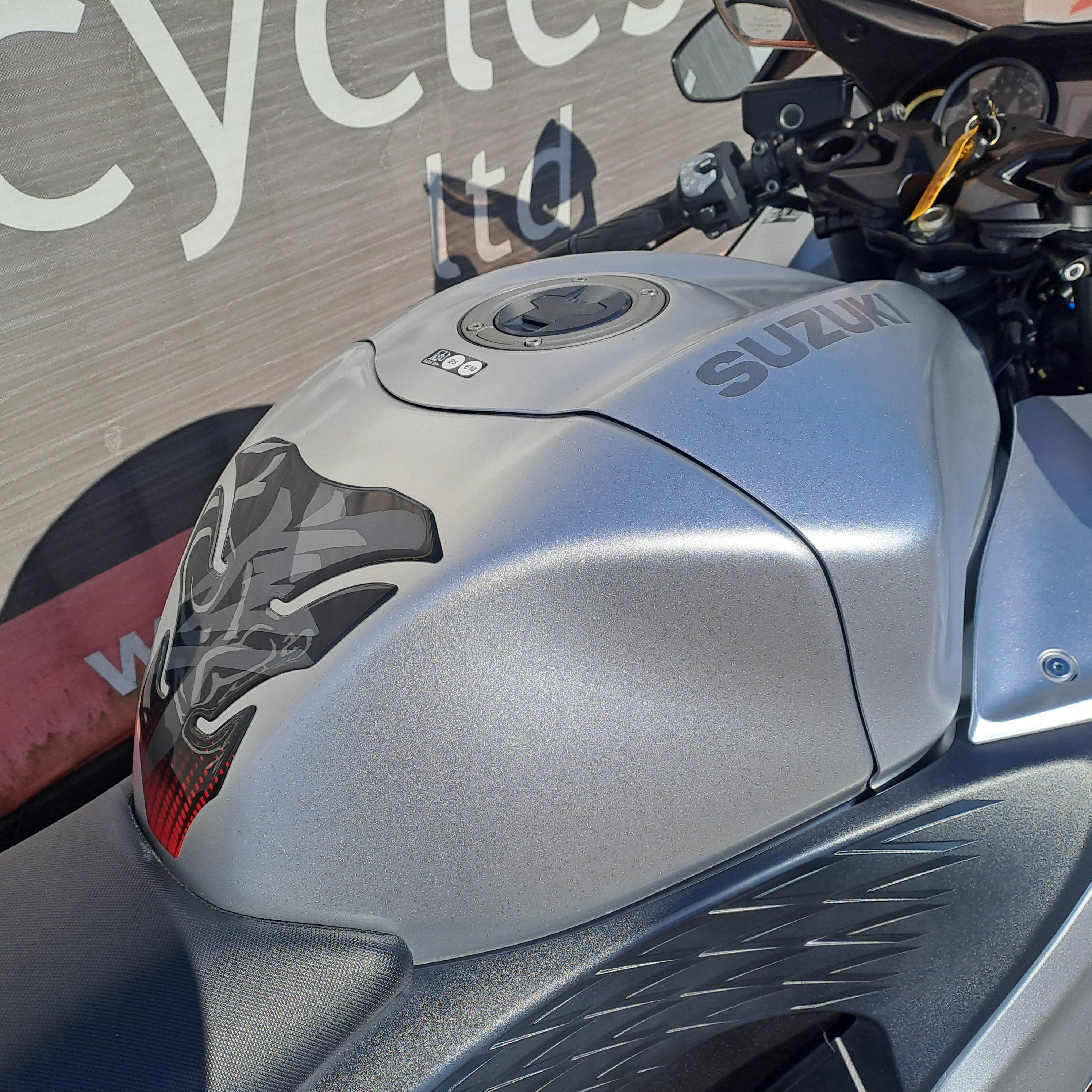 2021 SUZUKI GSX-1300R HAYABUSA