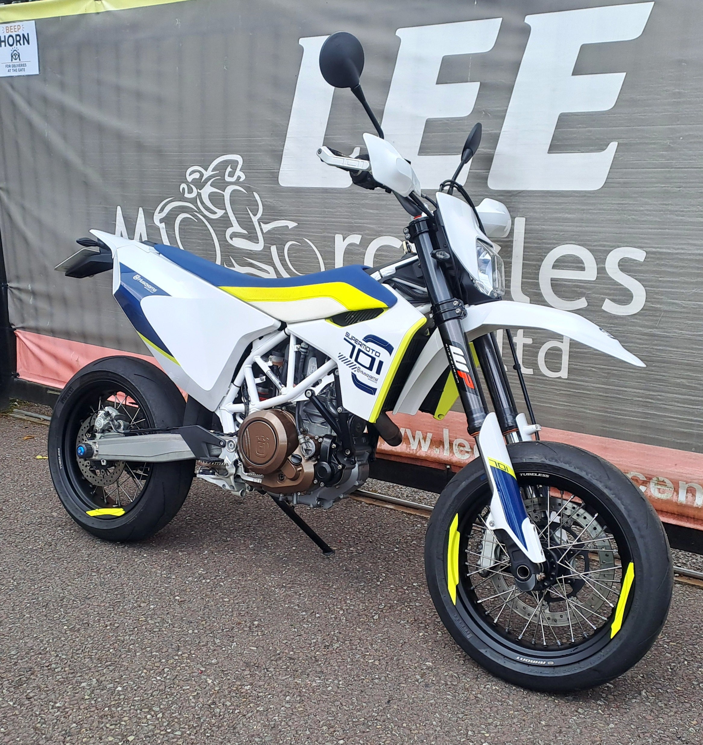 2017 HUSQVARNA SUPERMOTO 701