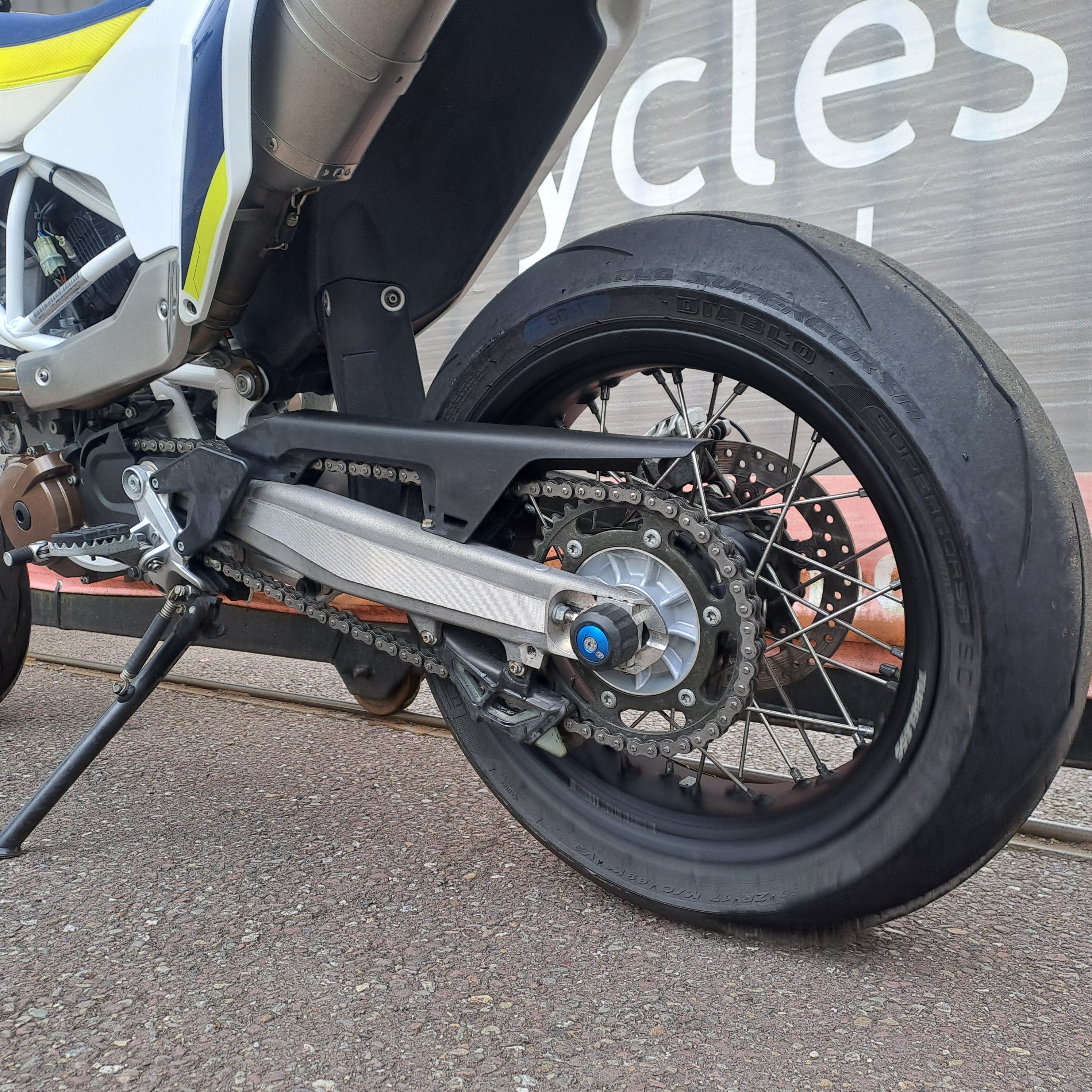 2017 HUSQVARNA SUPERMOTO 701