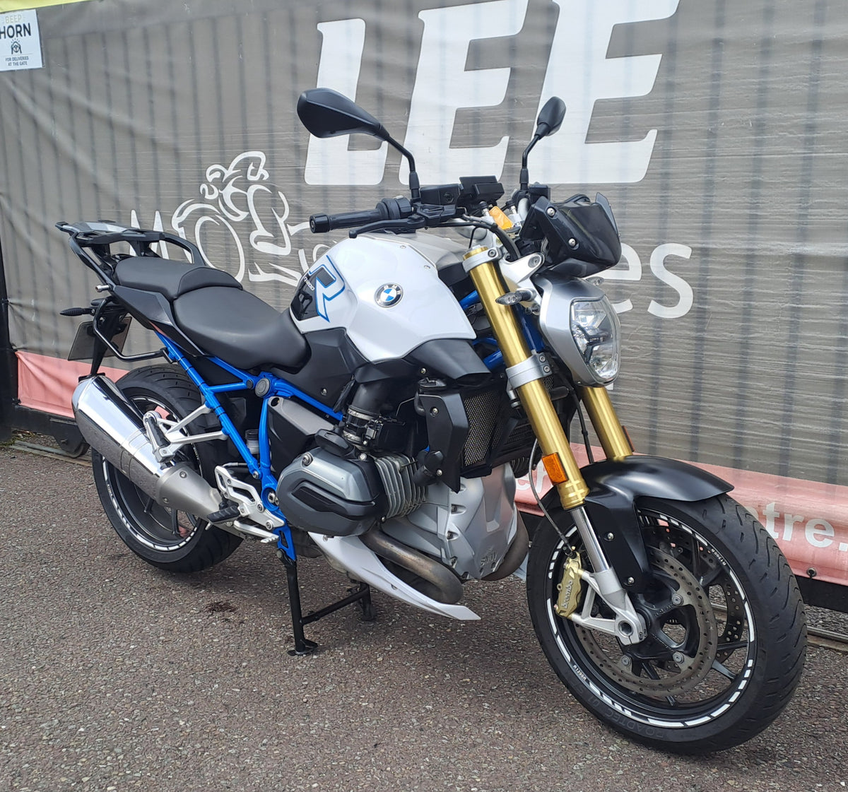 BMW R1200R