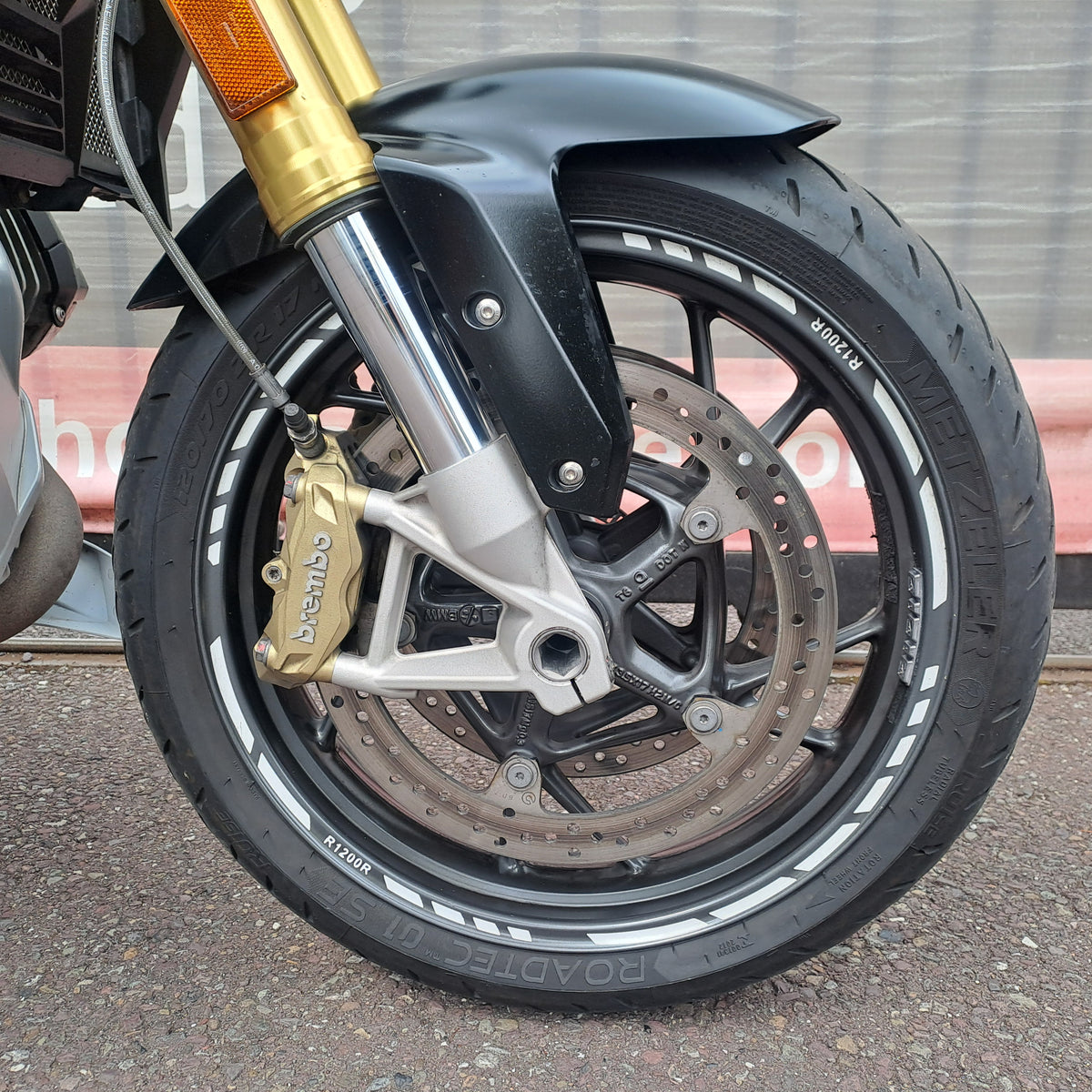 BMW R1200R