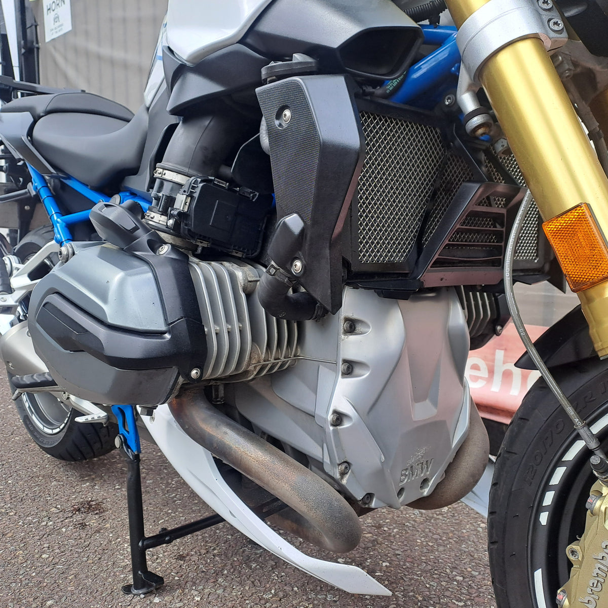 BMW R1200R