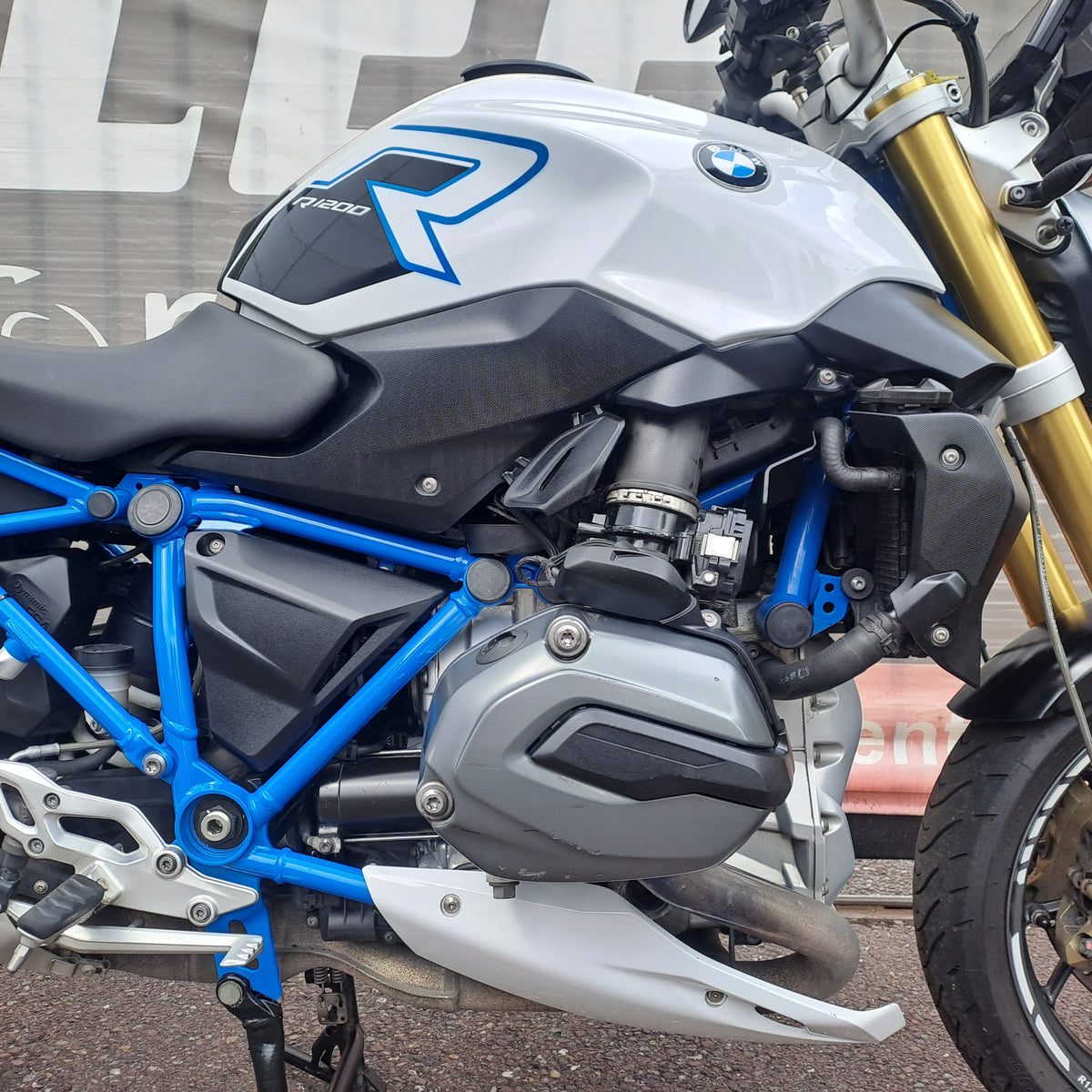 BMW R1200R
