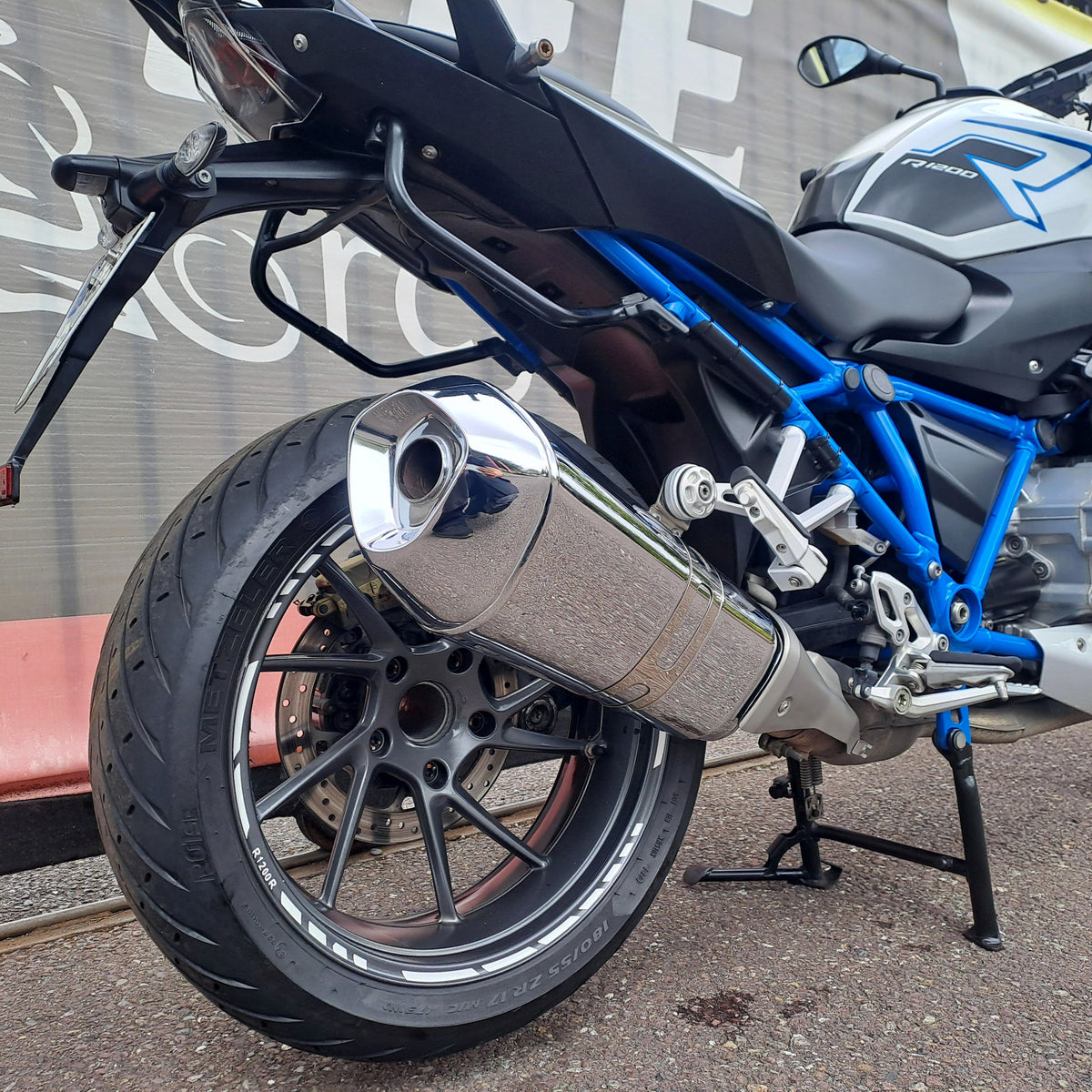 BMW R1200R