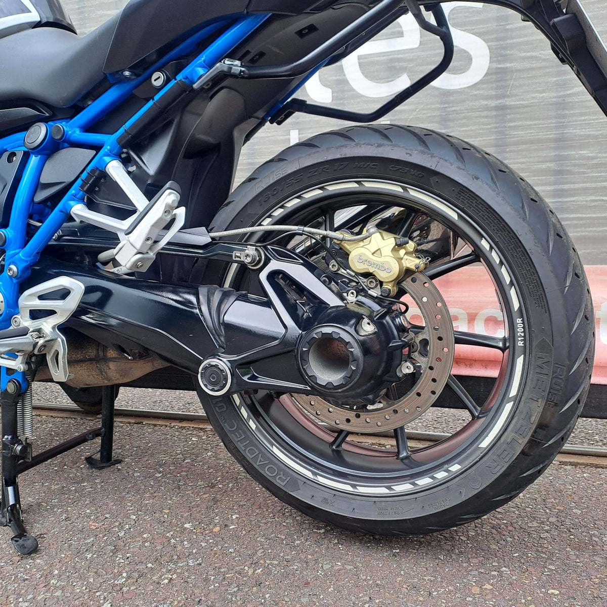BMW R1200R