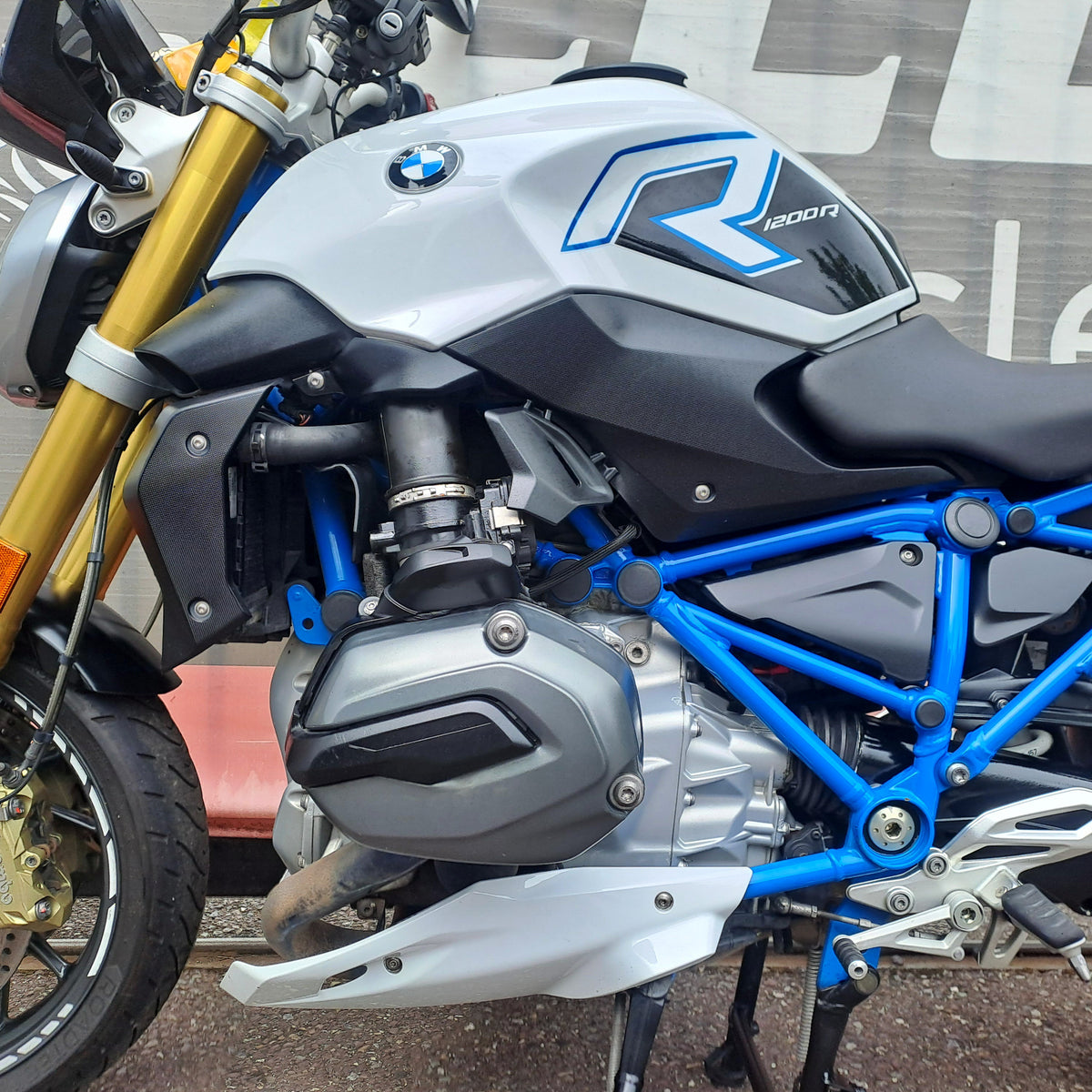 BMW R1200R