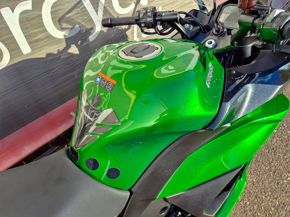 2020 Green Kawasaki Z1000-SX
