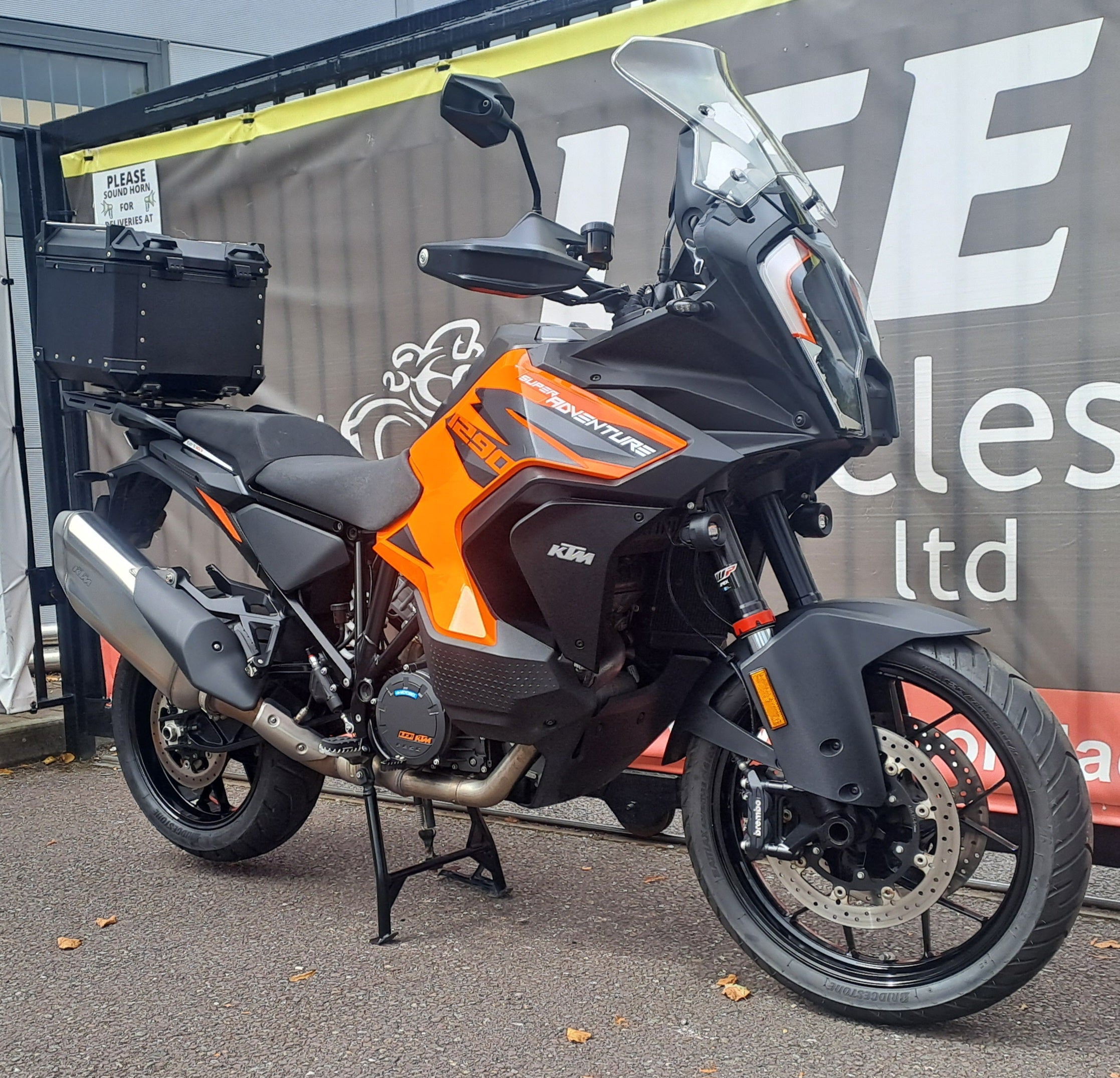 2021 KTM 1290 SUPER ADVENTURE image 1