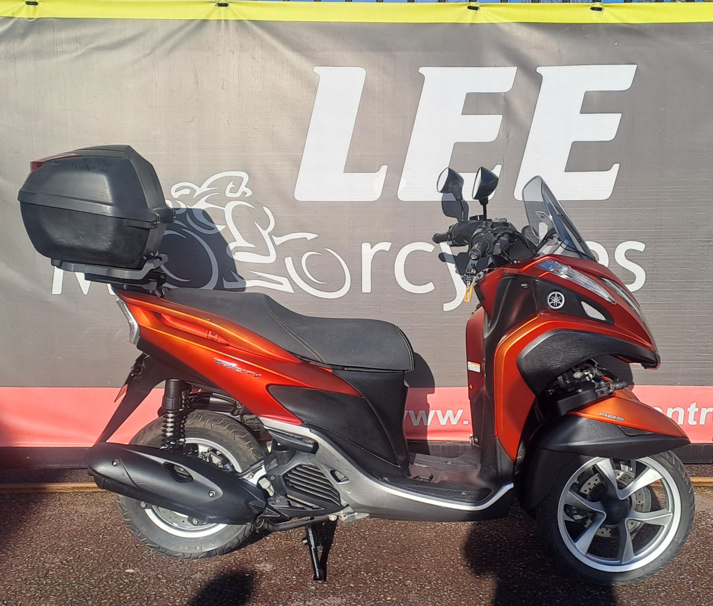 2018 YAMAHA TRICITY image 0