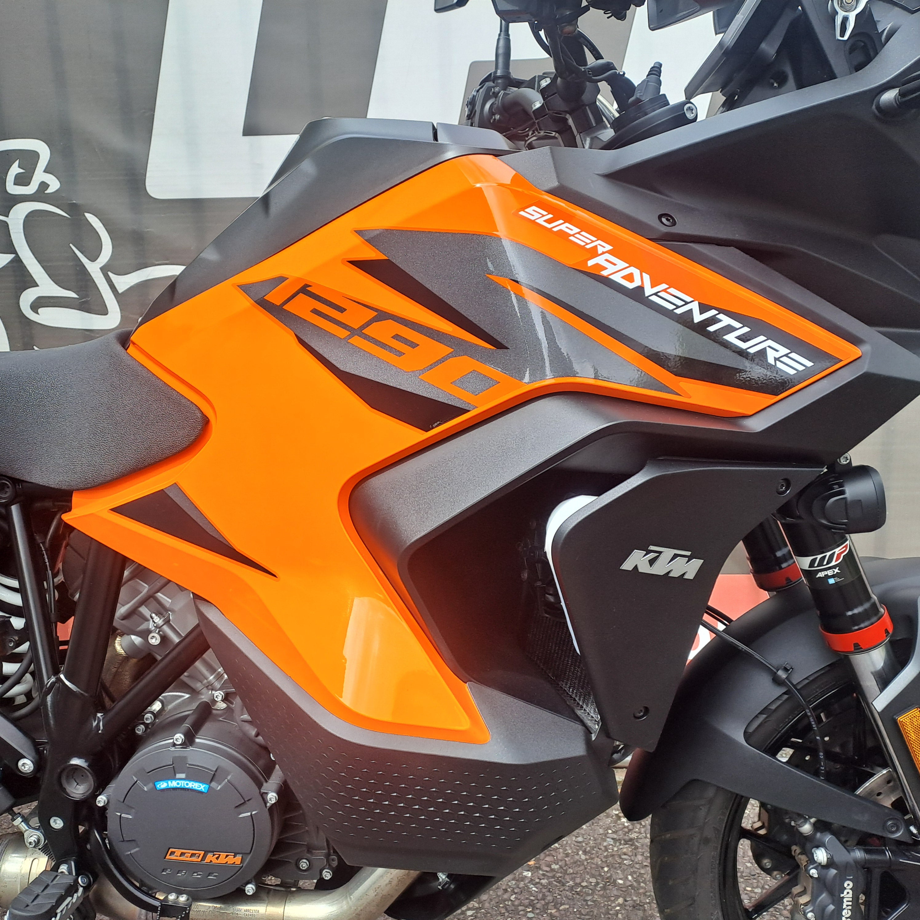 2021 KTM 1290 SUPER ADVENTURE image 11