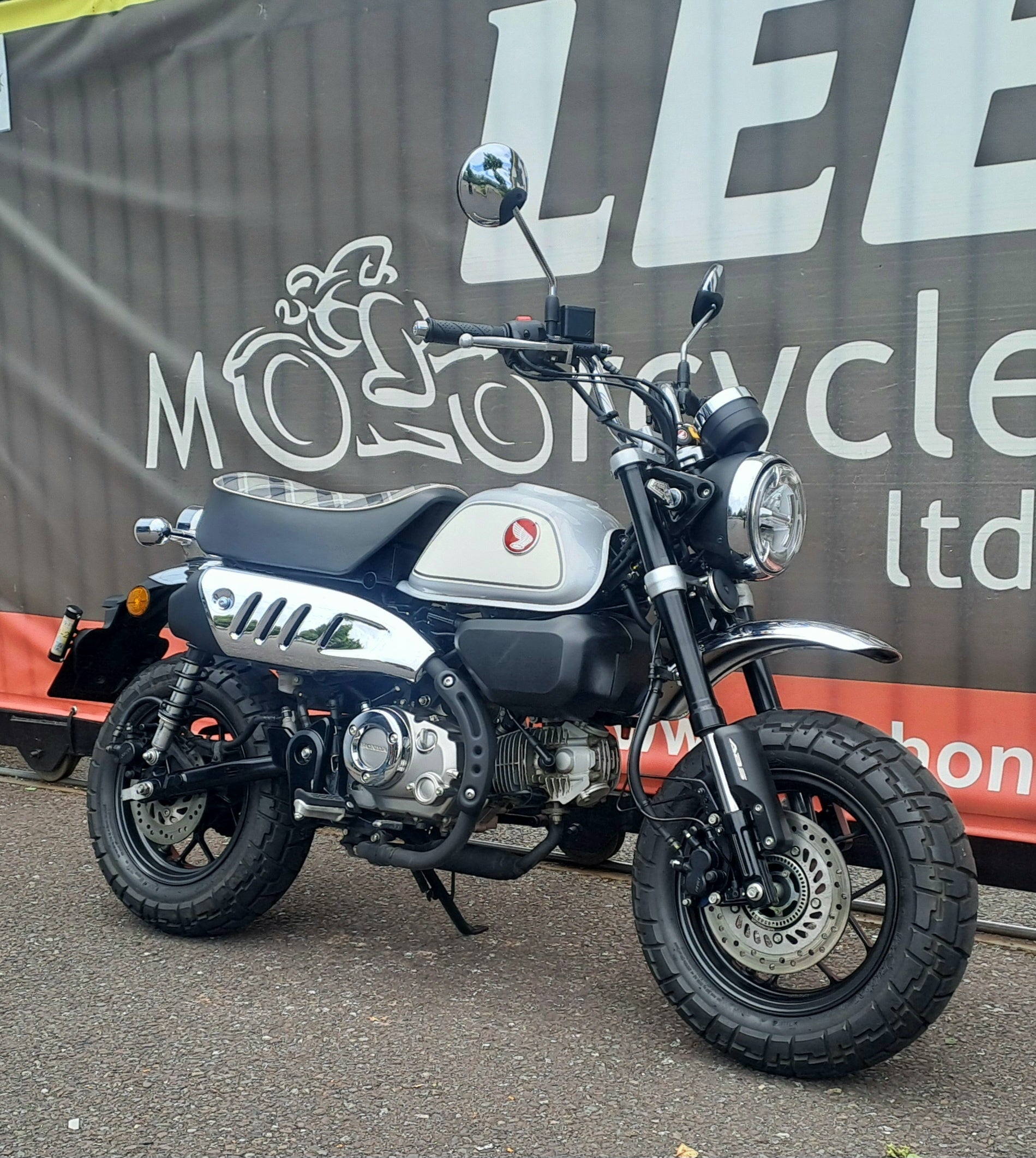 2023 HONDA Z125A MONKEY image 1