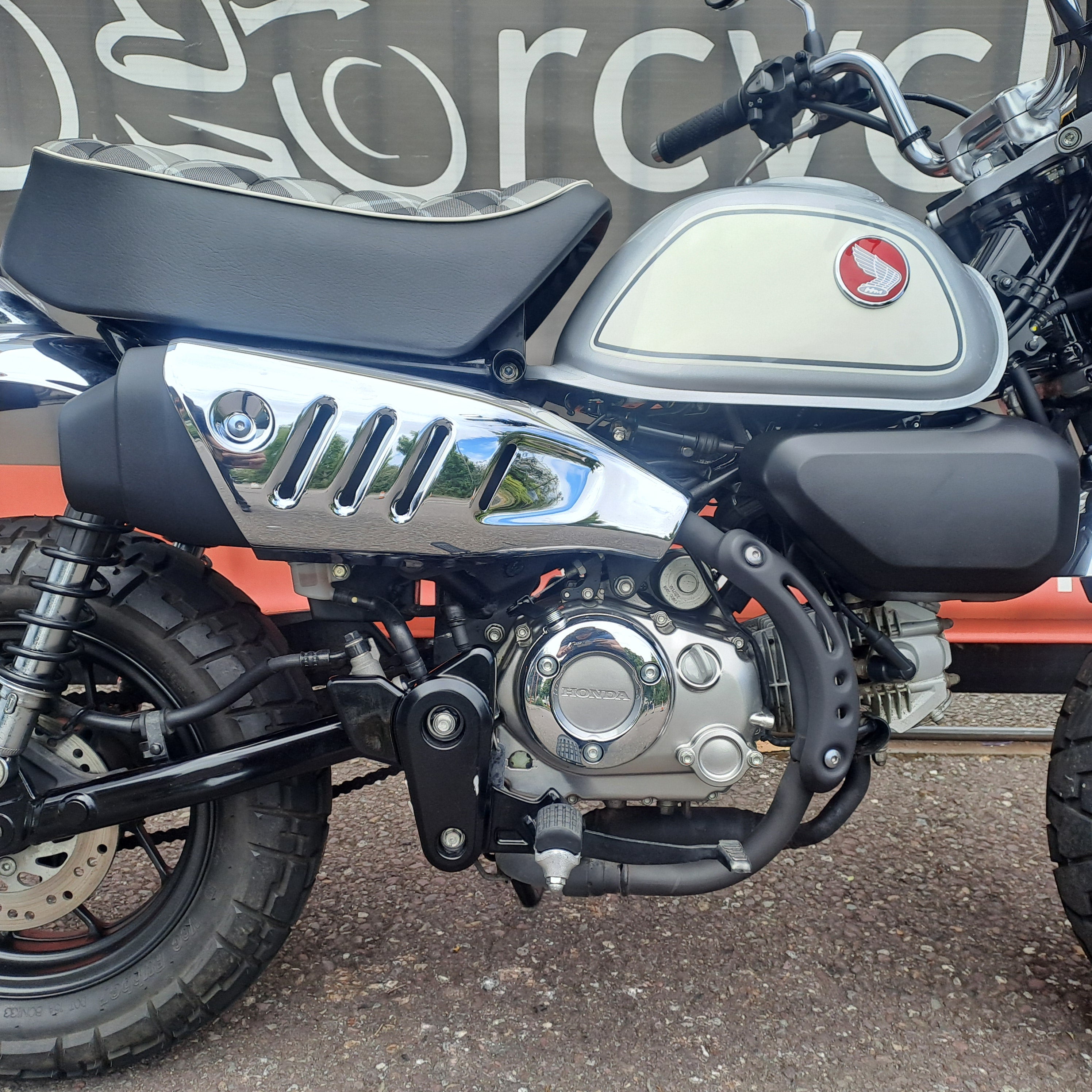 2023 HONDA Z125A MONKEY image 9
