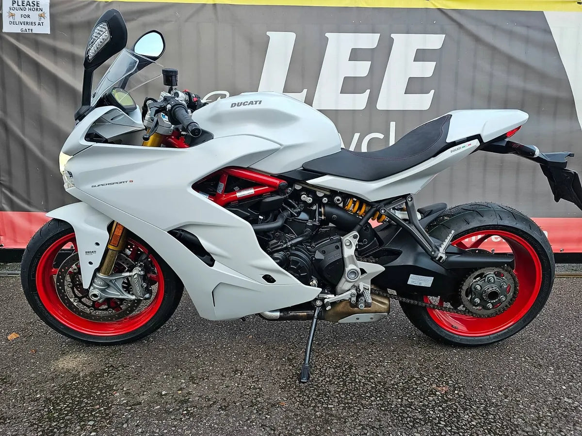 2021 Ducati Supersport S