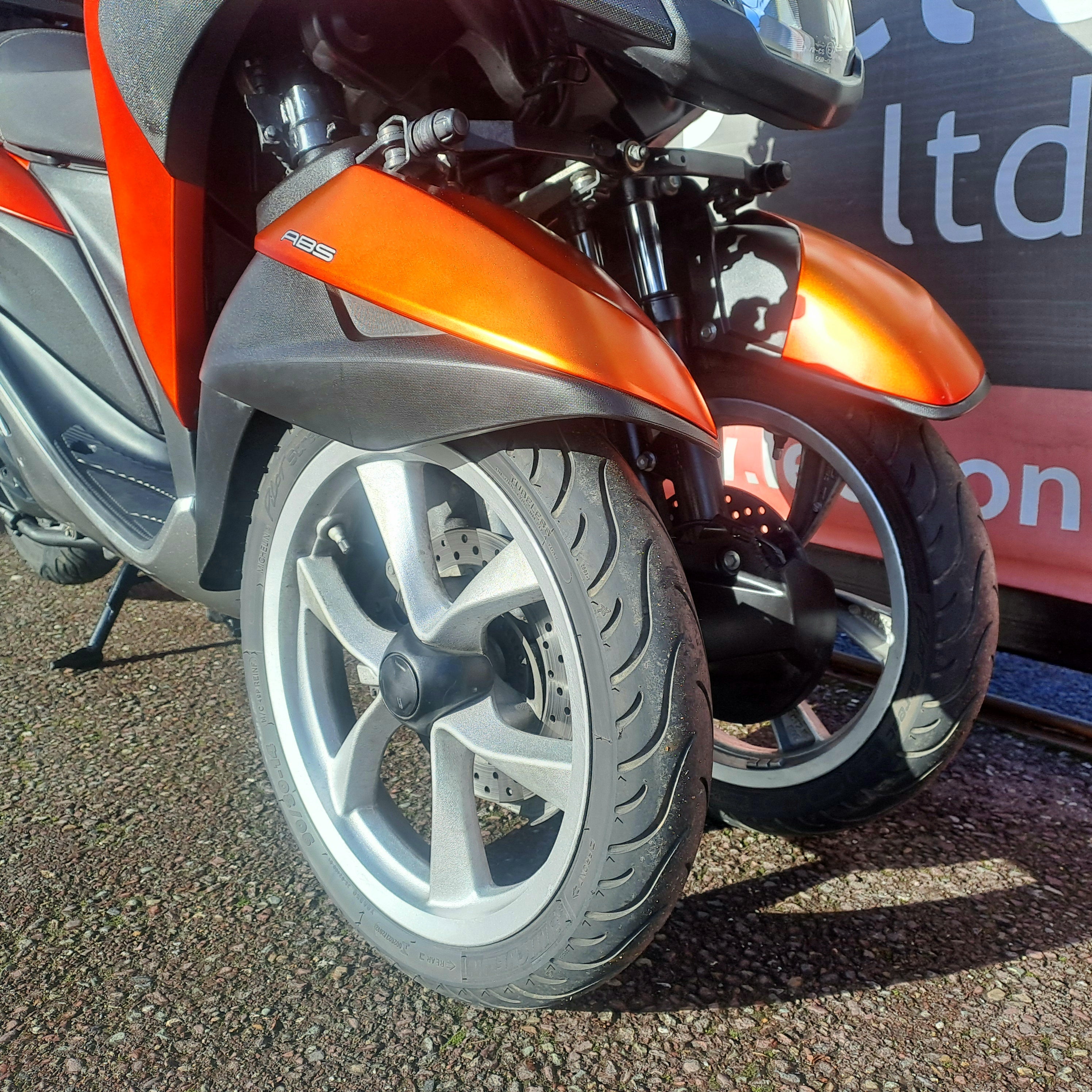 2018 YAMAHA TRICITY image 7