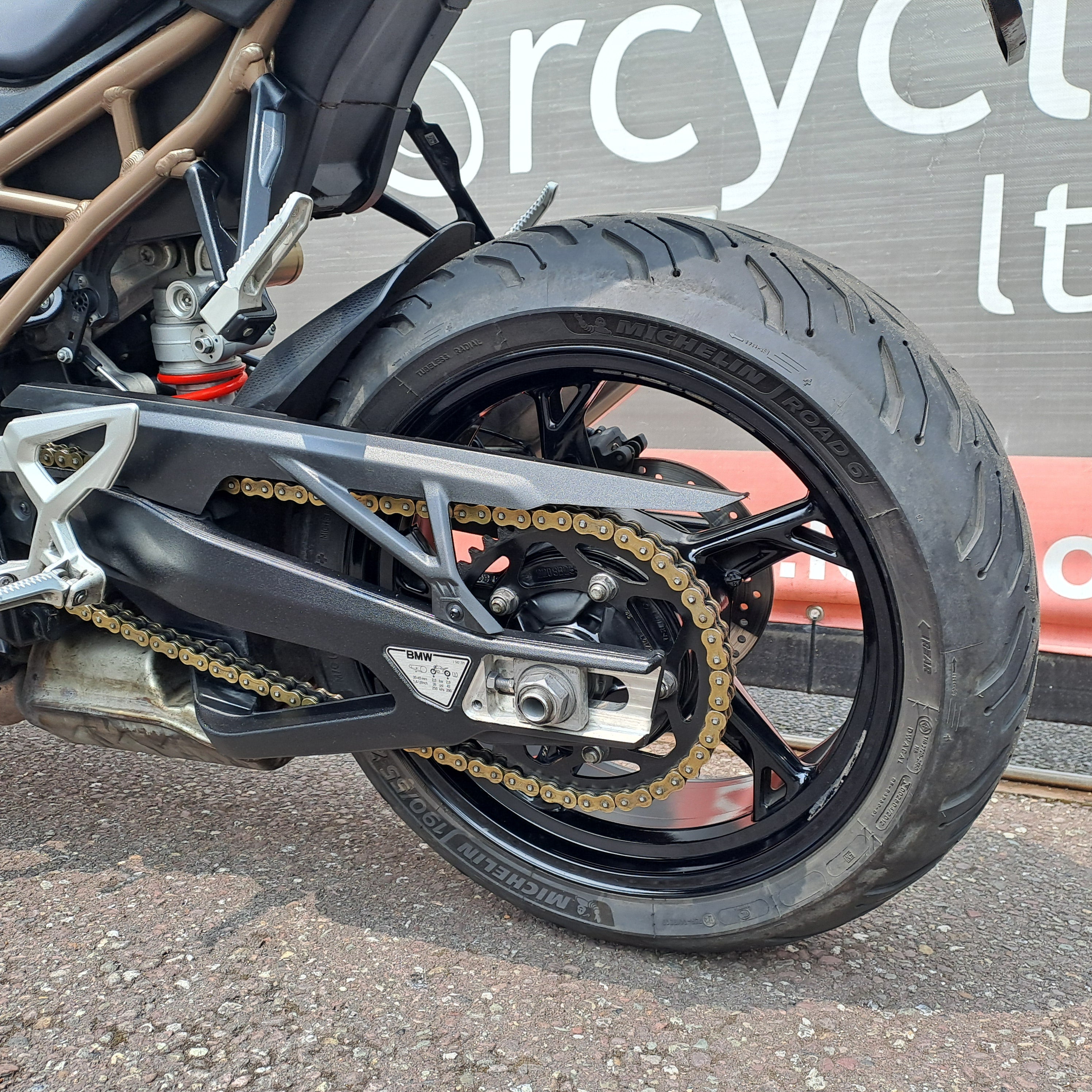 2022 BMW S1000R