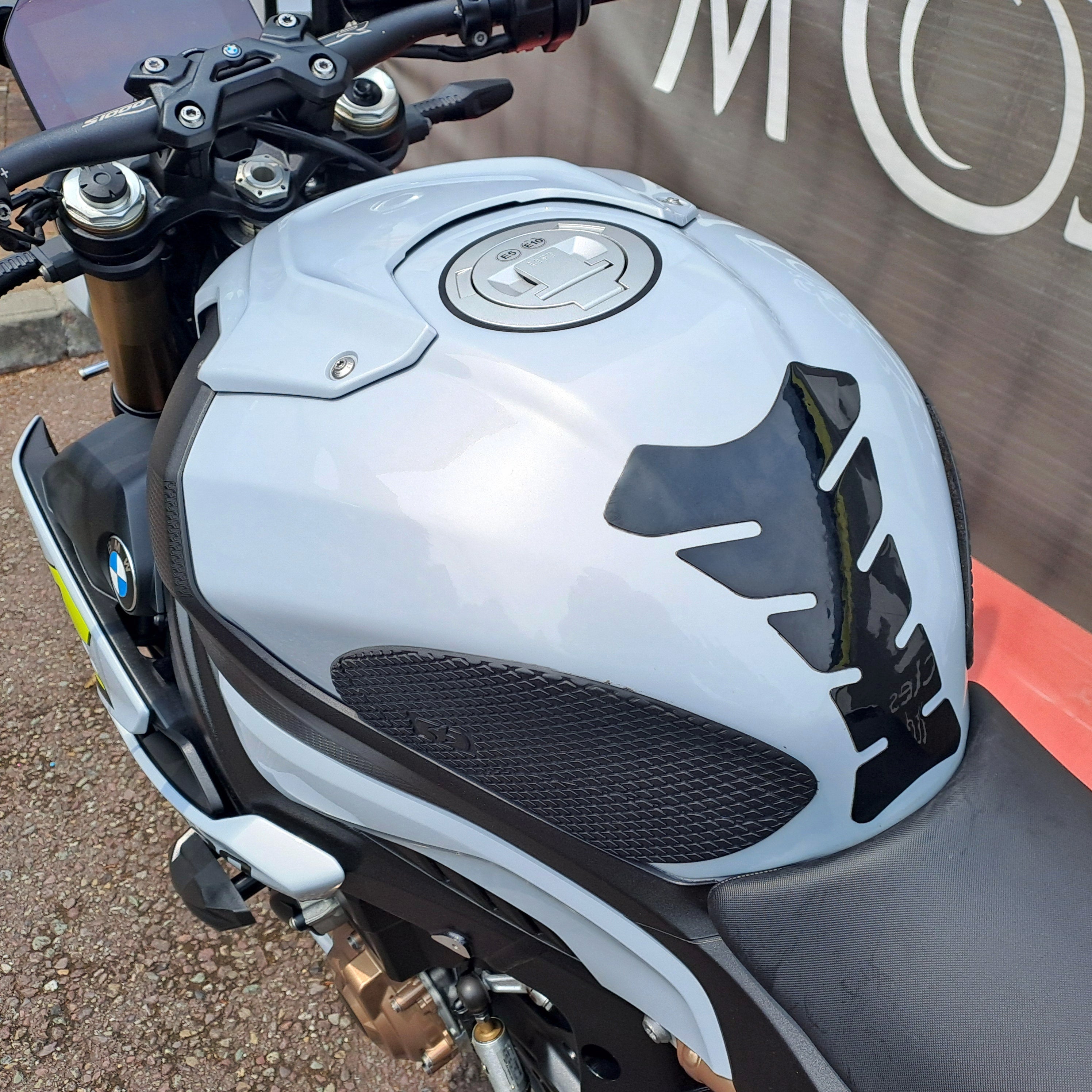 2022 BMW S1000R