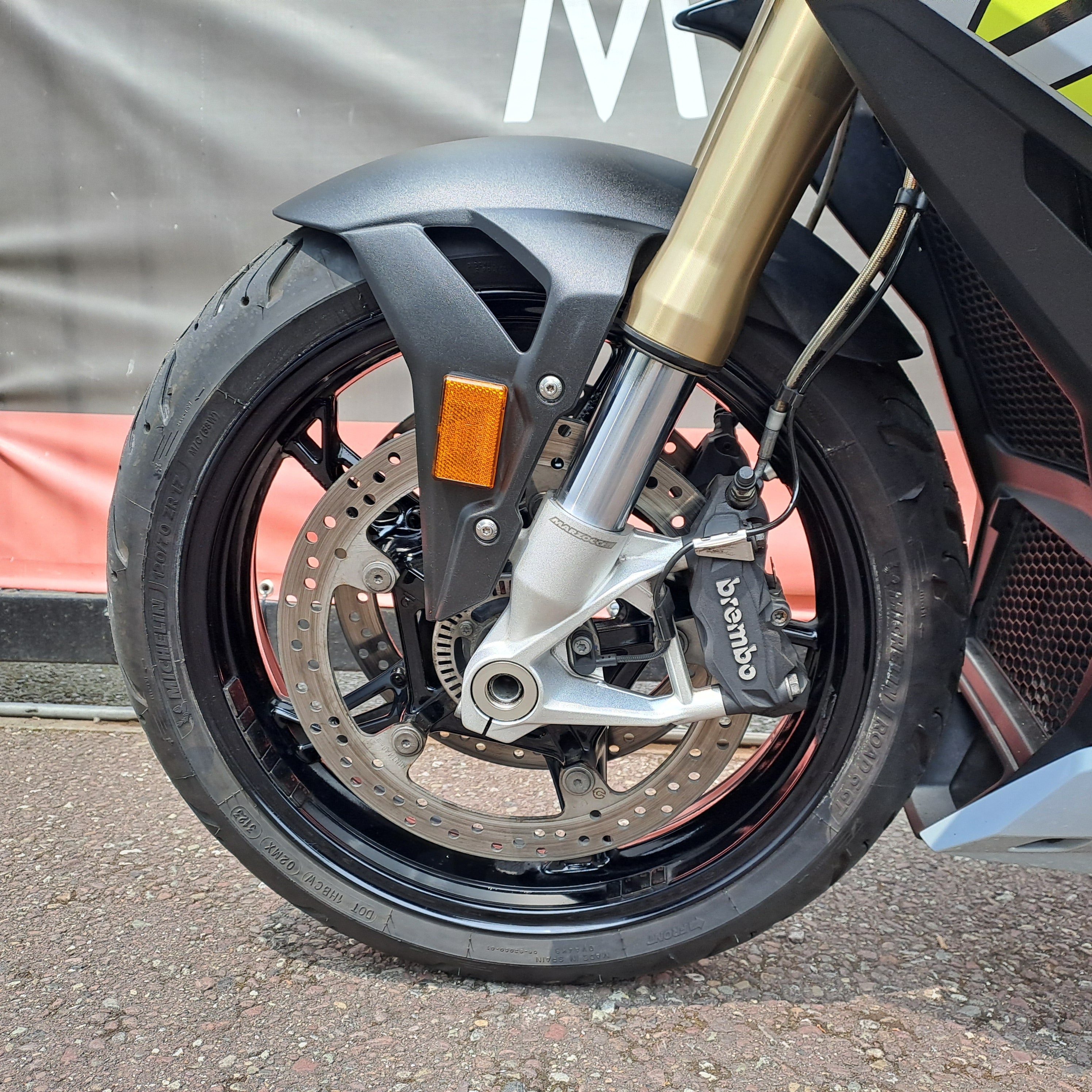 2022 BMW S1000R