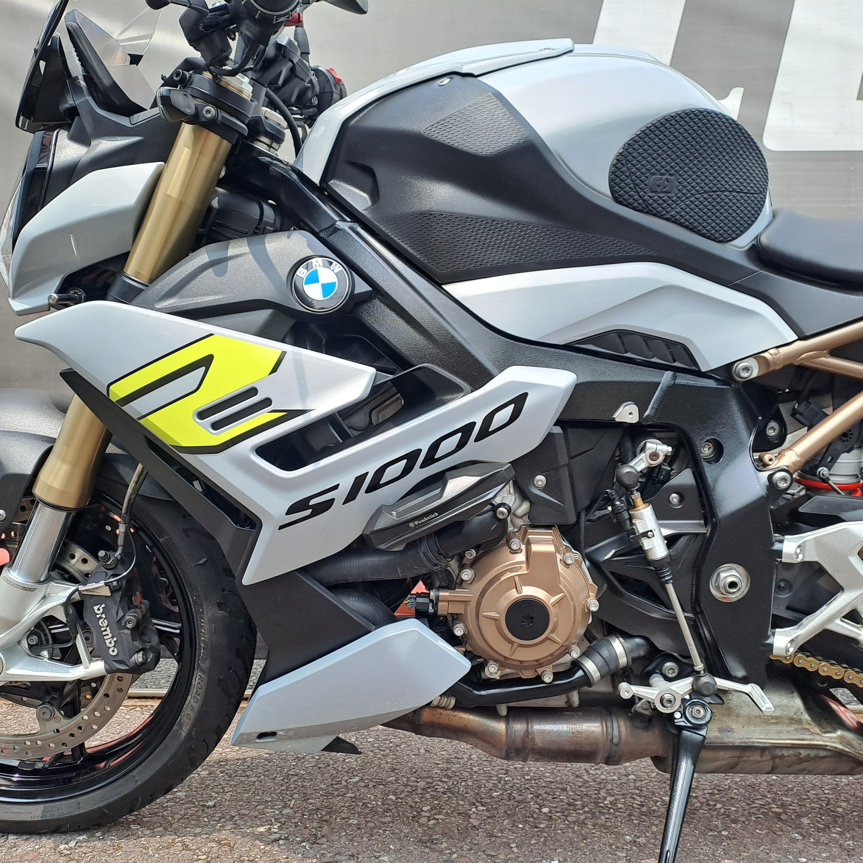 2022 BMW S1000R