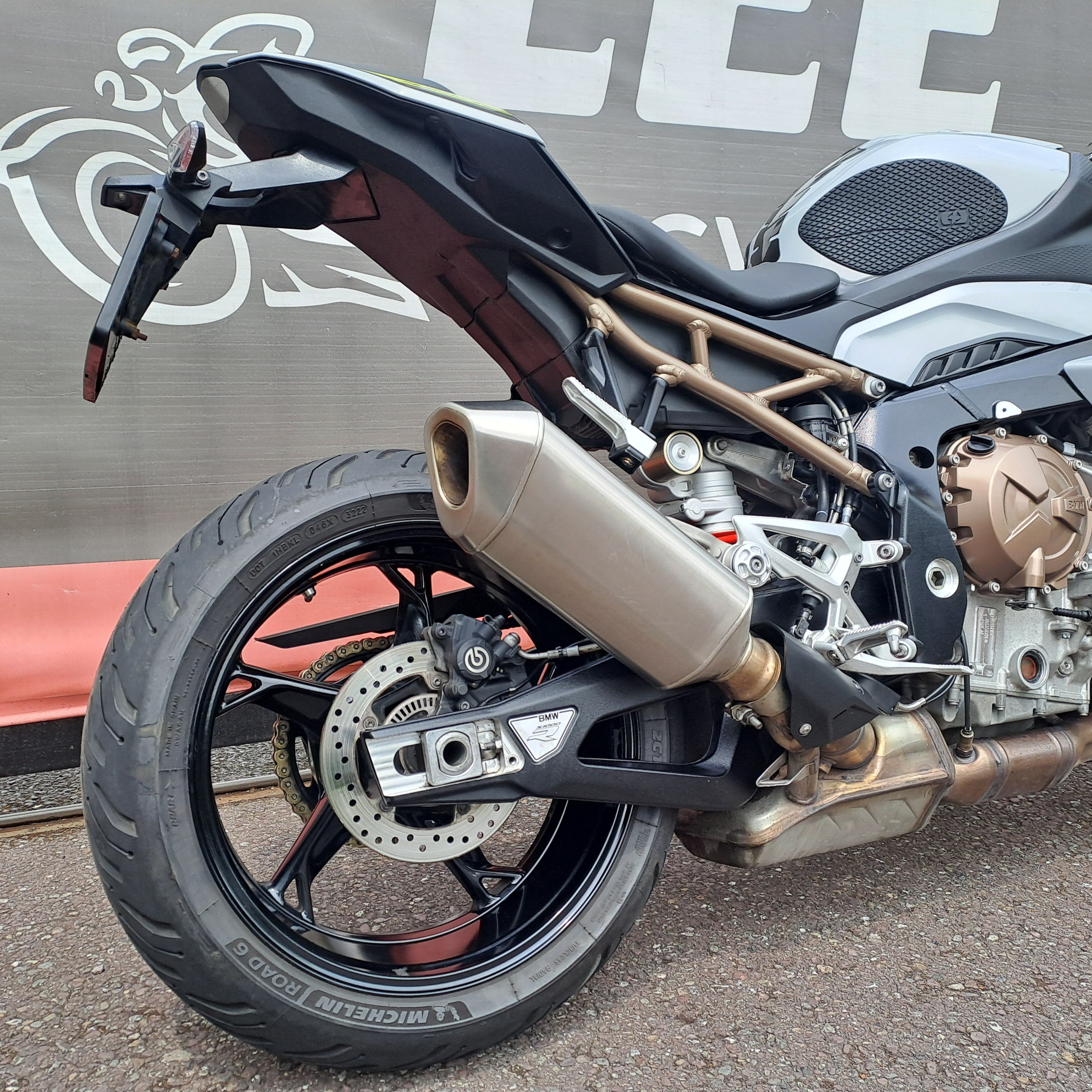 2022 BMW S1000R