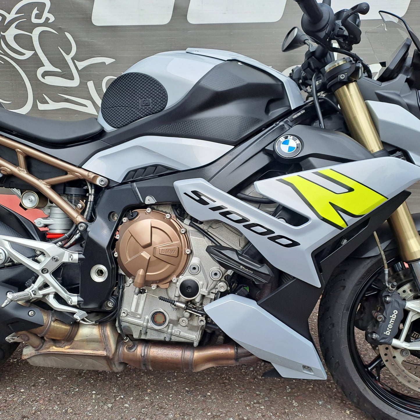 2022 BMW S1000R