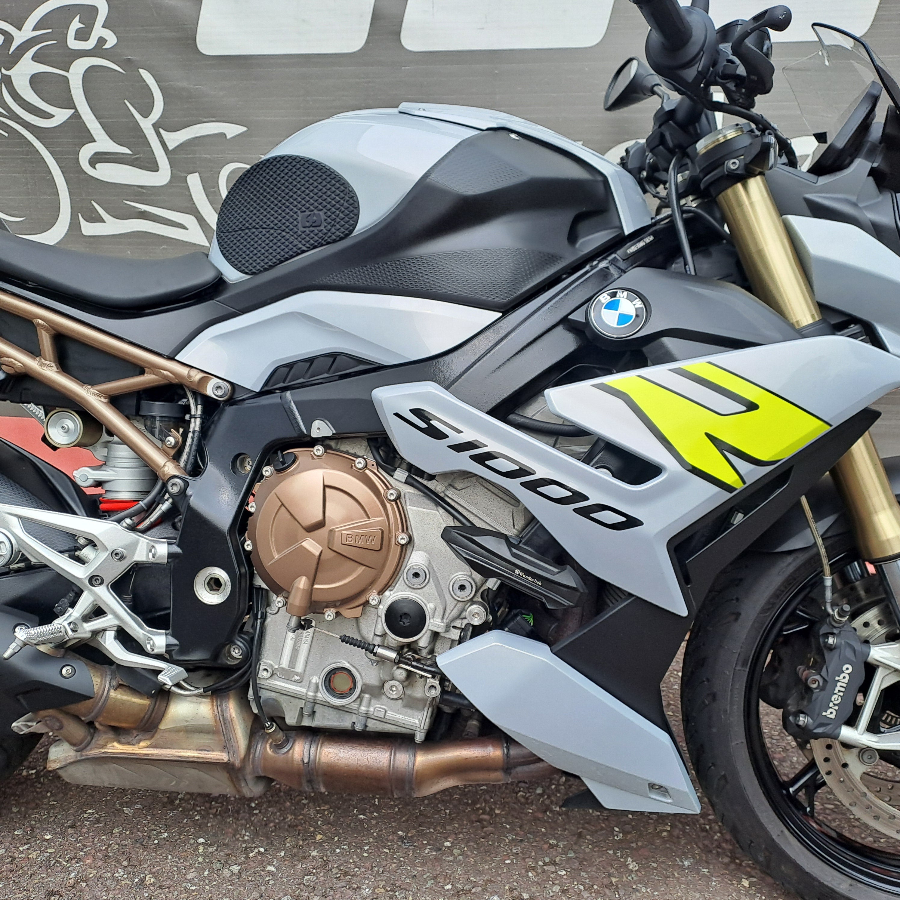 2022 BMW S1000R