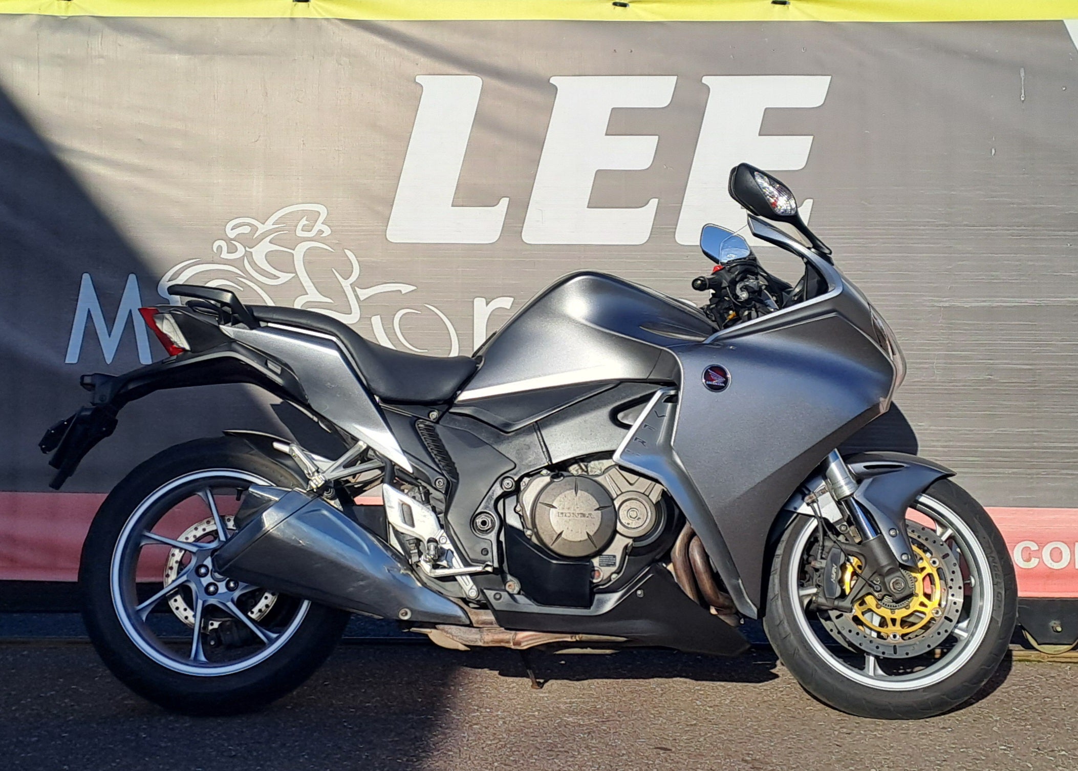2010 HONDA VFR1200F