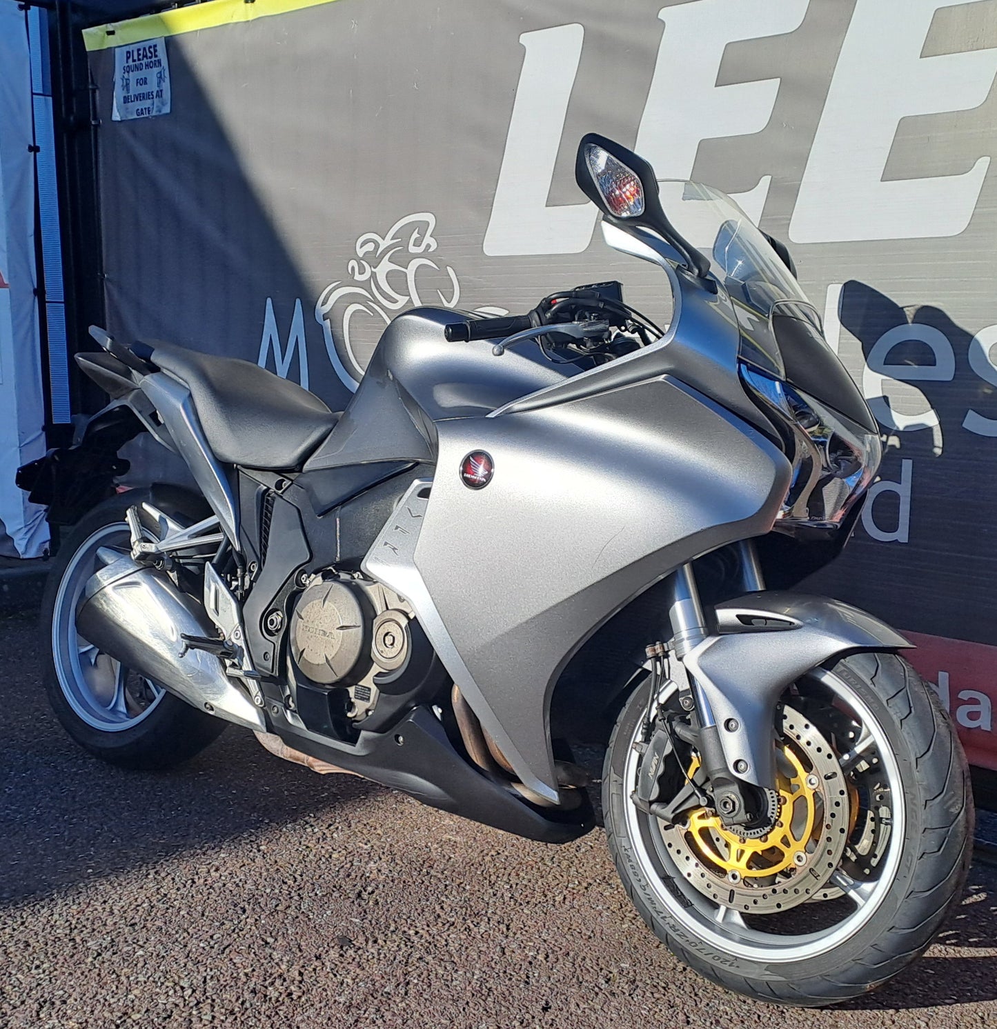 2010 HONDA VFR1200F