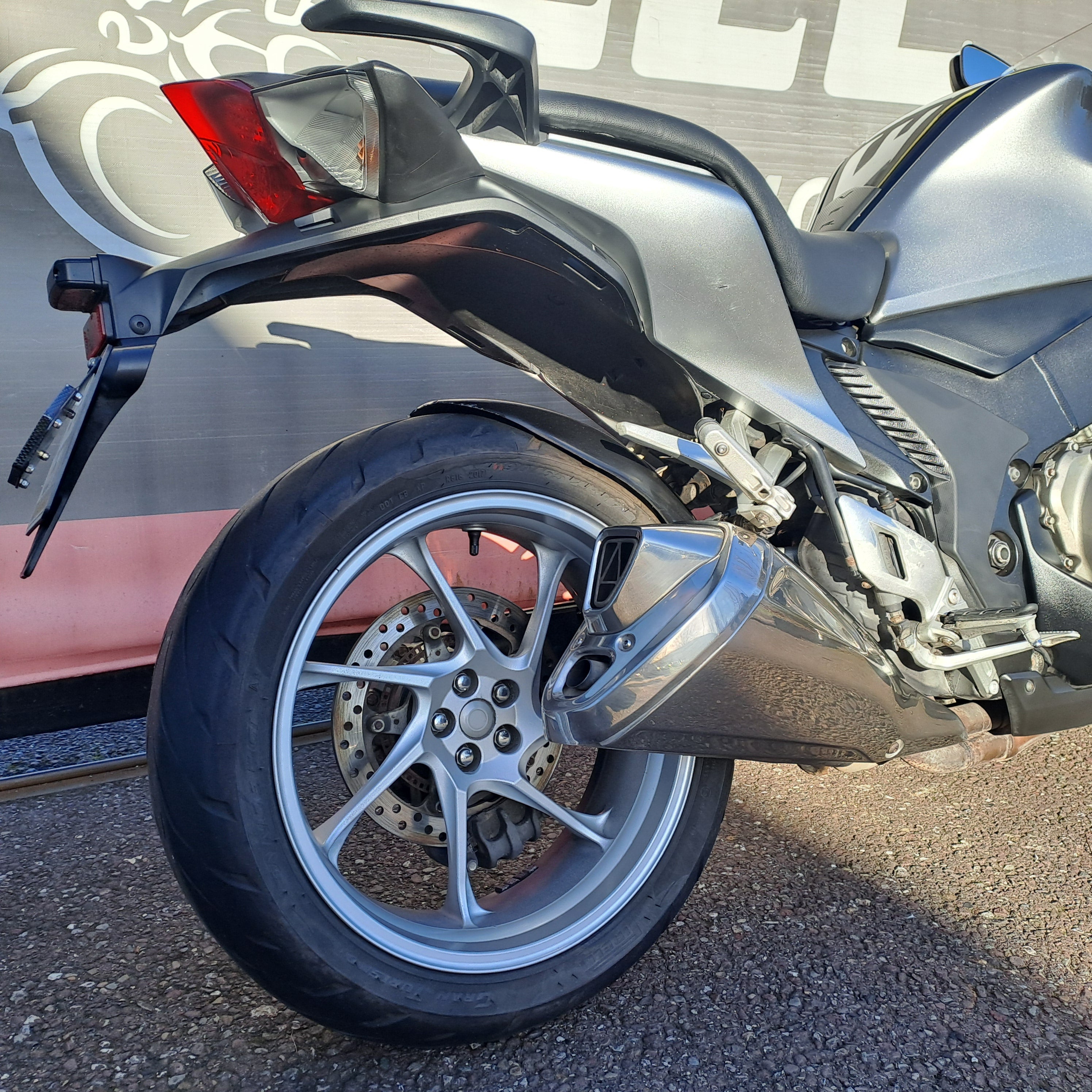 2010 HONDA VFR1200F