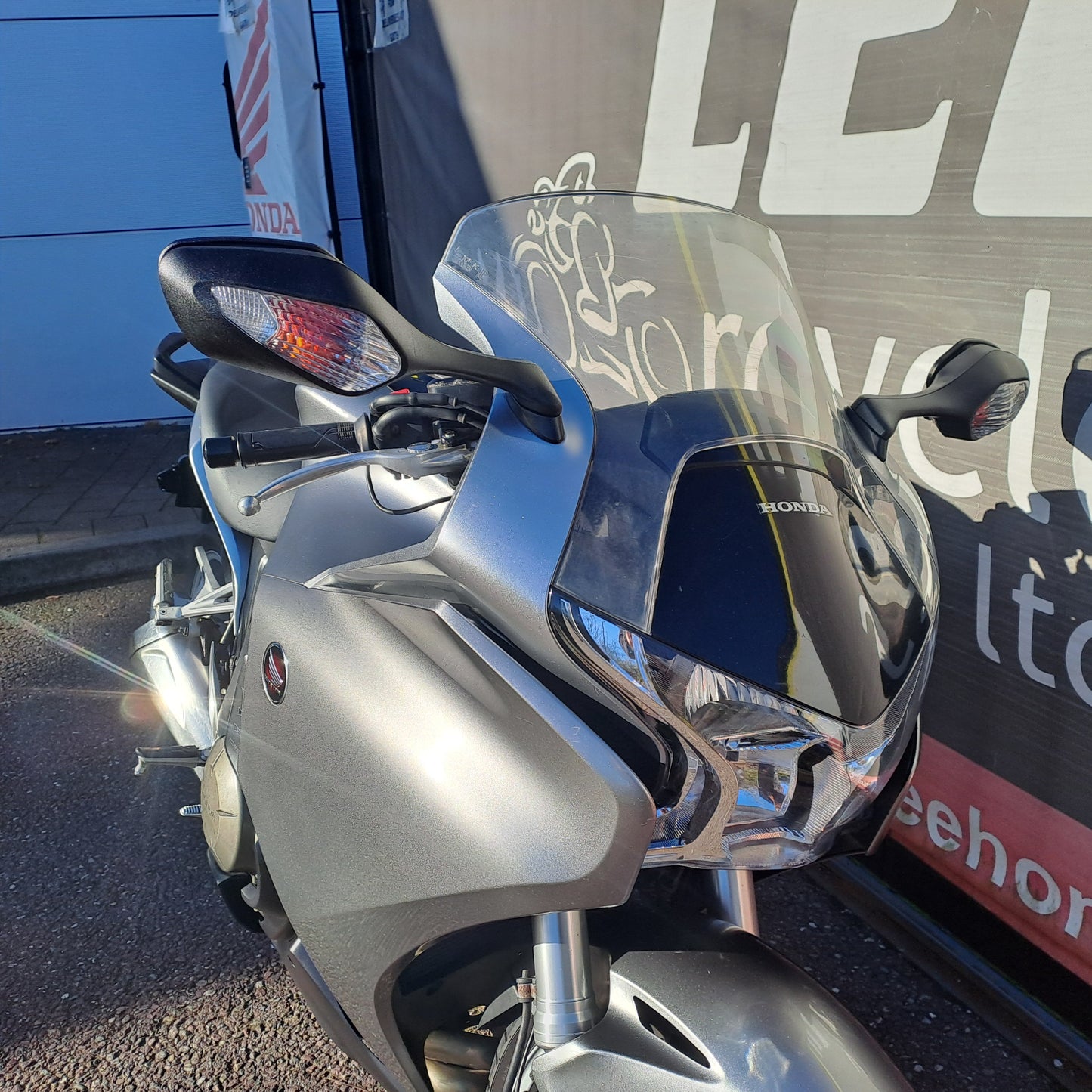 2010 HONDA VFR1200F
