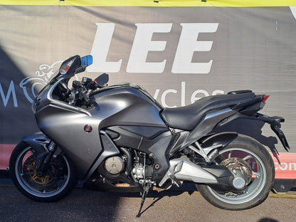 2010 HONDA VFR1200F