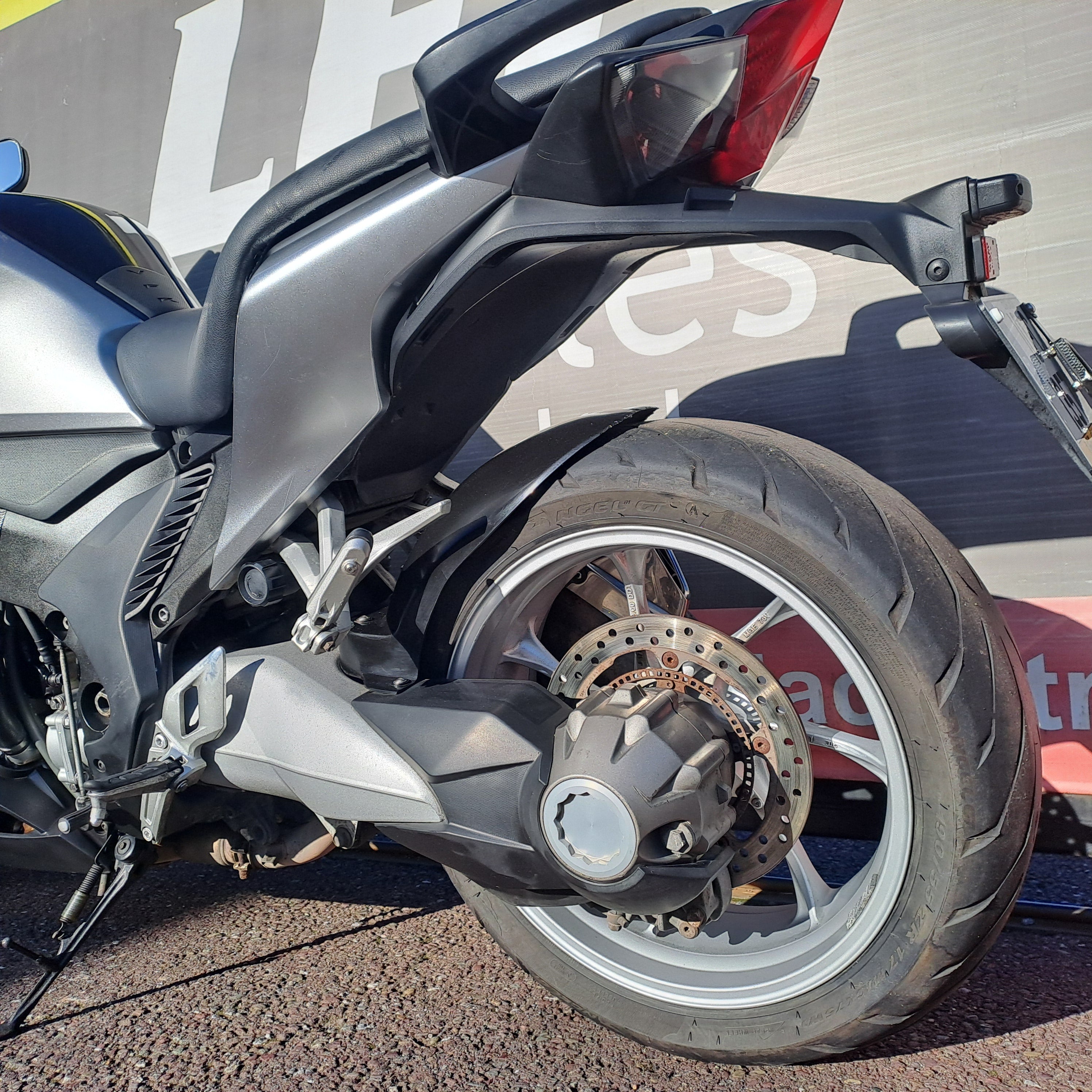 2010 HONDA VFR1200F