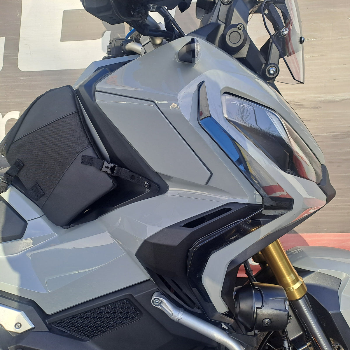 2022 Grey ADV 750