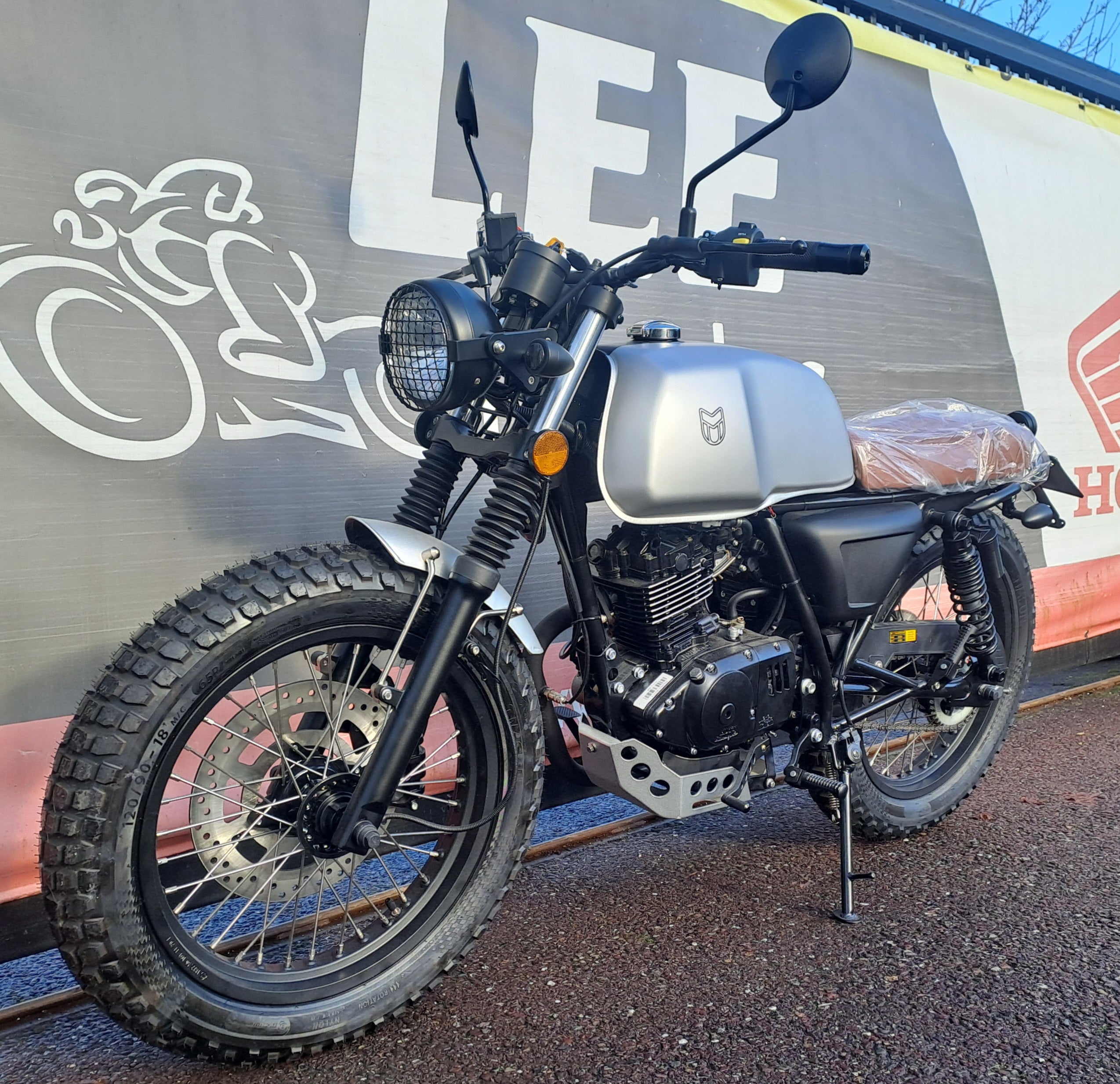 Mutt Akita 125