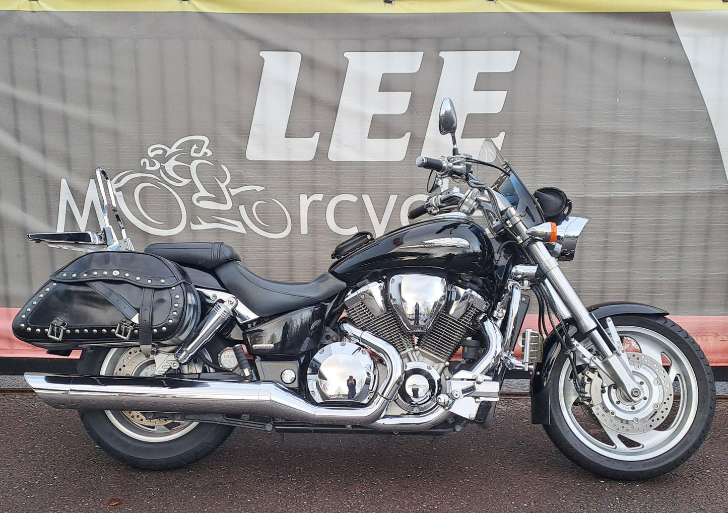 2011 HONDA VTX1800