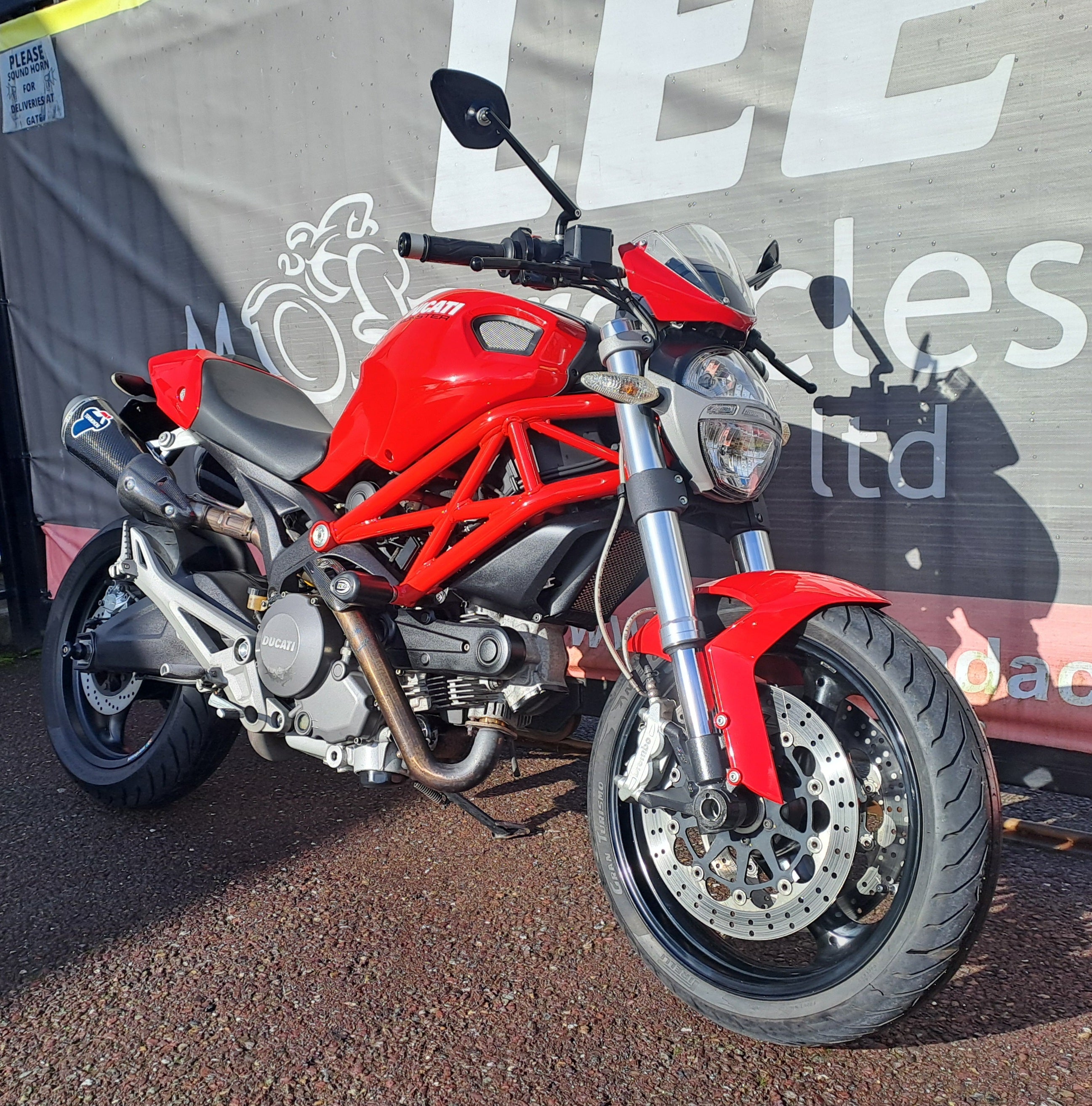 2009 DUCATI MONSTER 696