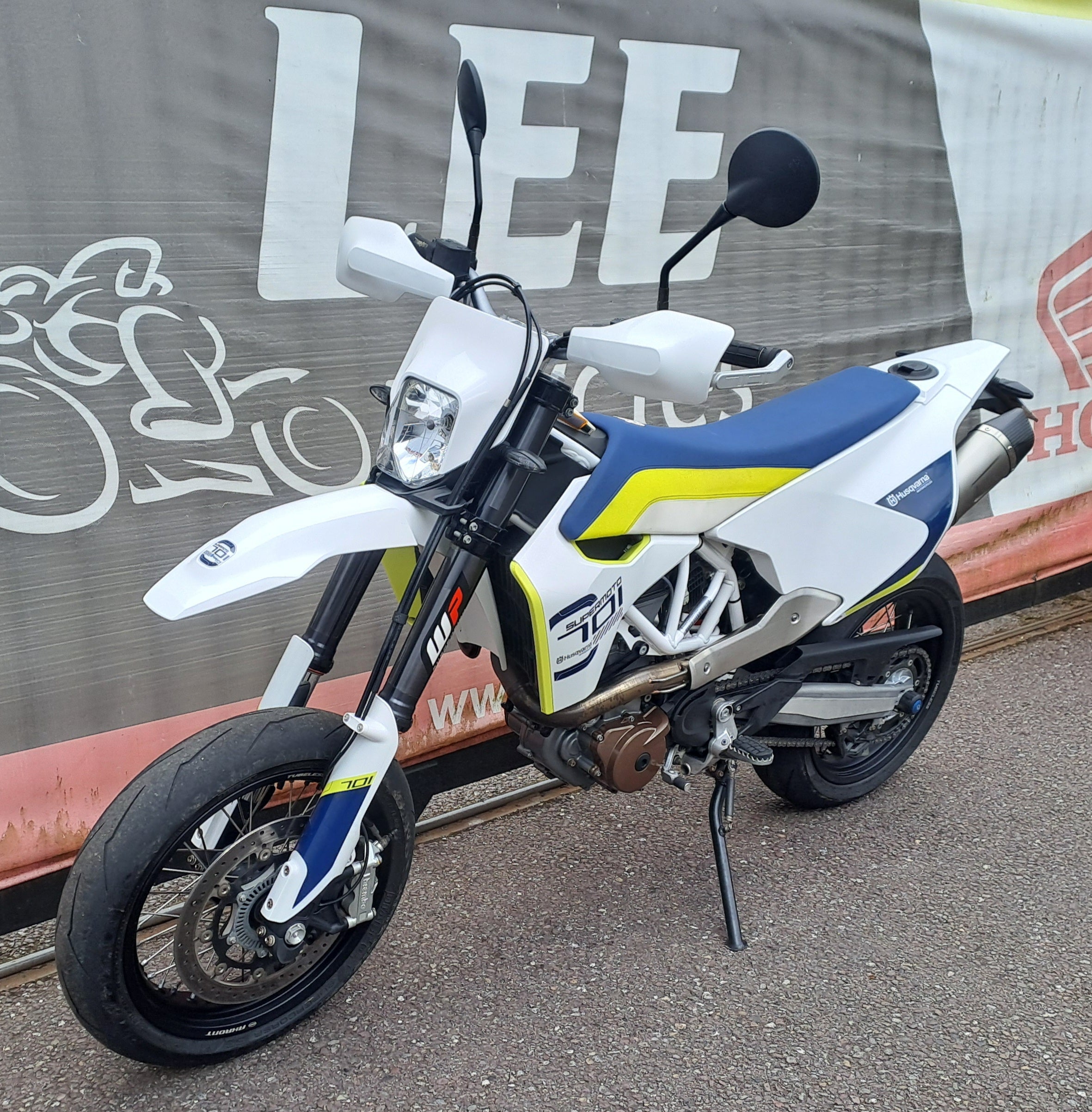 2017 HUSQVARNA SUPERMOTO 701